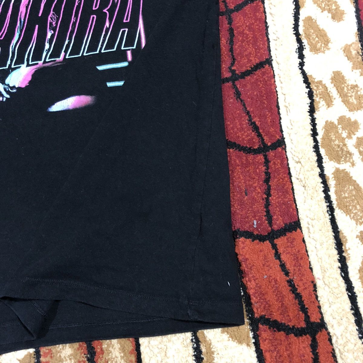 Band Tees Vintage Shakira Tour T Shirt Size US L / EU 52-54 / 3 - 9 Thumbnail