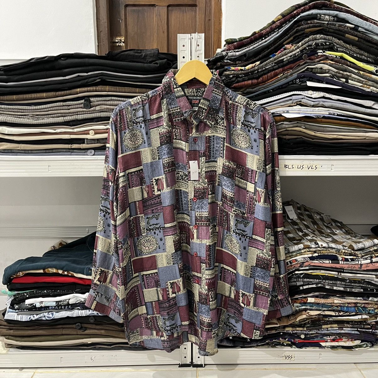 Other Fiona Machpail Silk Button Up Size US L / EU 52-54 / 3 - 1 Thumbnail