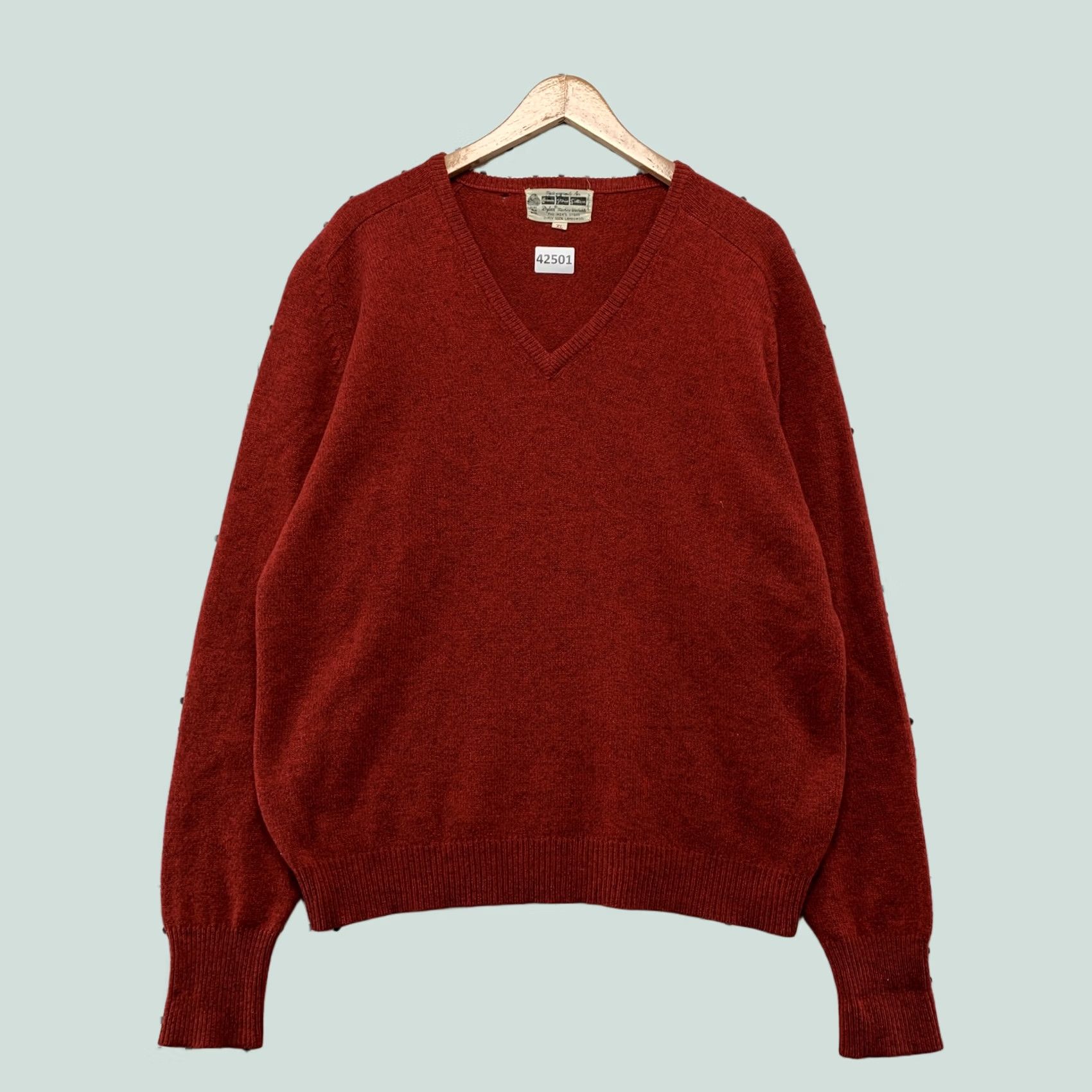 Vintage Vintage Carson Pirie Scott Sweater Mens XL Red V Neck Long Sleeve Wool 23x27 Size US XL / EU 56 / 4 - 1 Thumbnail