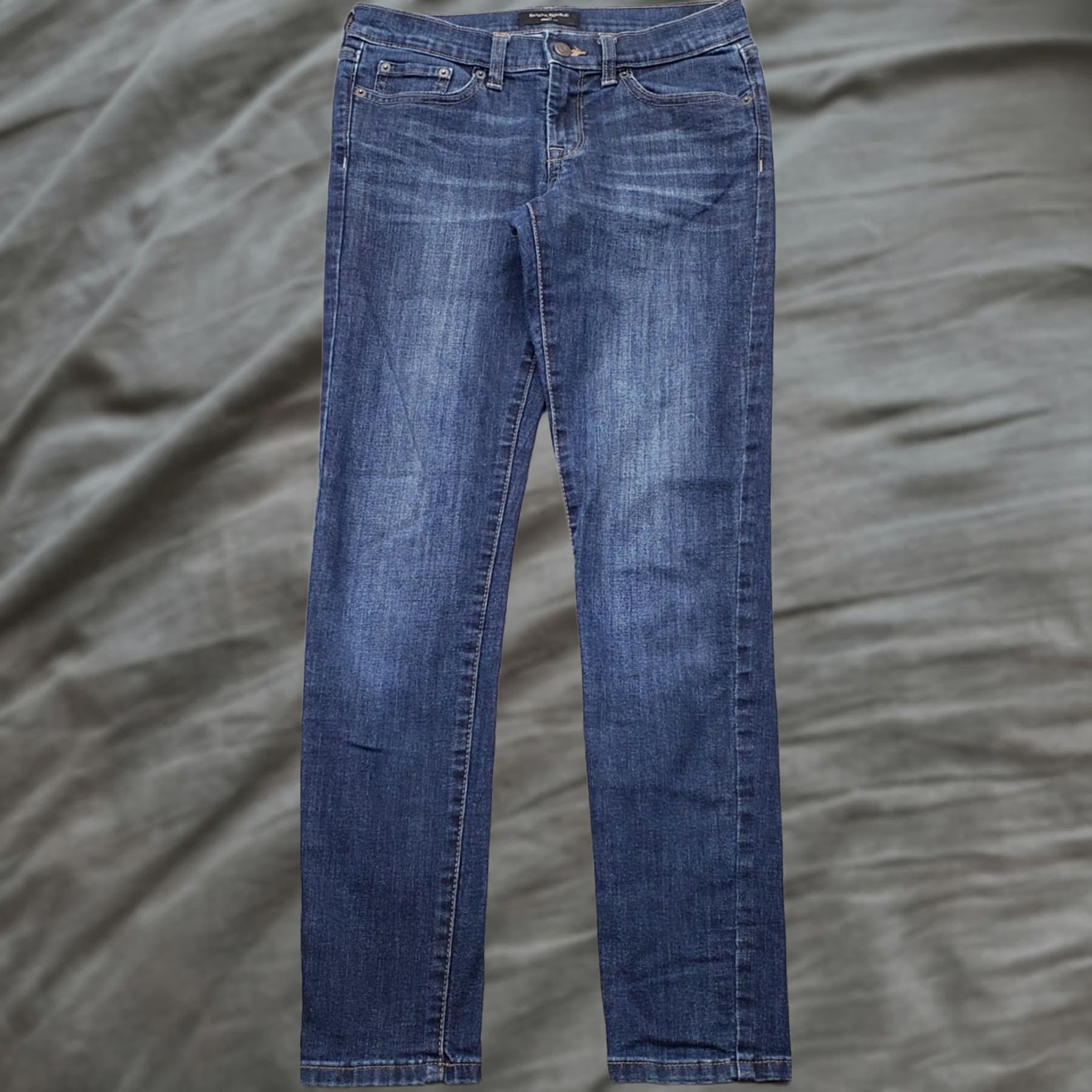 Banana Republic Banana Republic Womens 25 Skinny Fit Jeans Blue Denim Stretch Faded Whiskered 5-Pocket Size 25 27.5 Inseam Regular Mens Womens Boys Girls Size 42" / US 20 - 1 Thumbnail