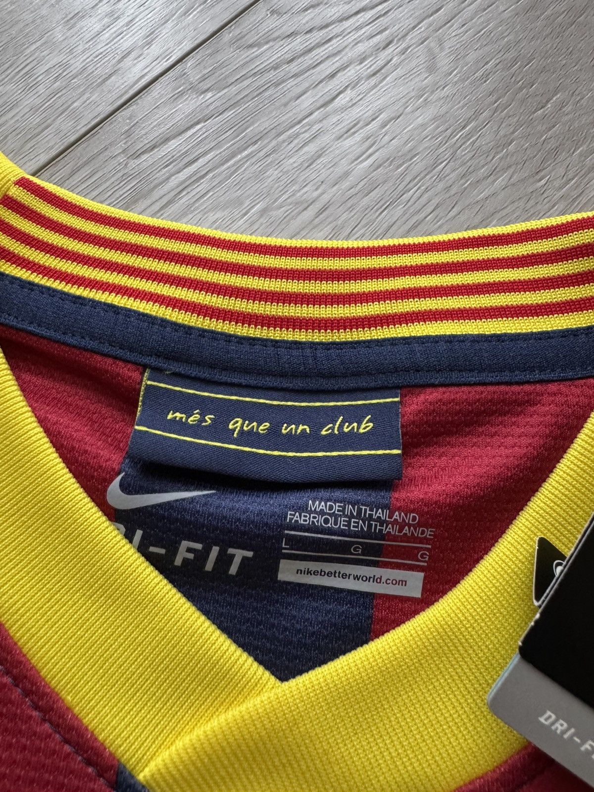 Nike Messi Barcelona 2013-2014 Home Soccer Jersey Shirt BNWT L Size US L / EU 52-54 / 3 - 6 Thumbnail