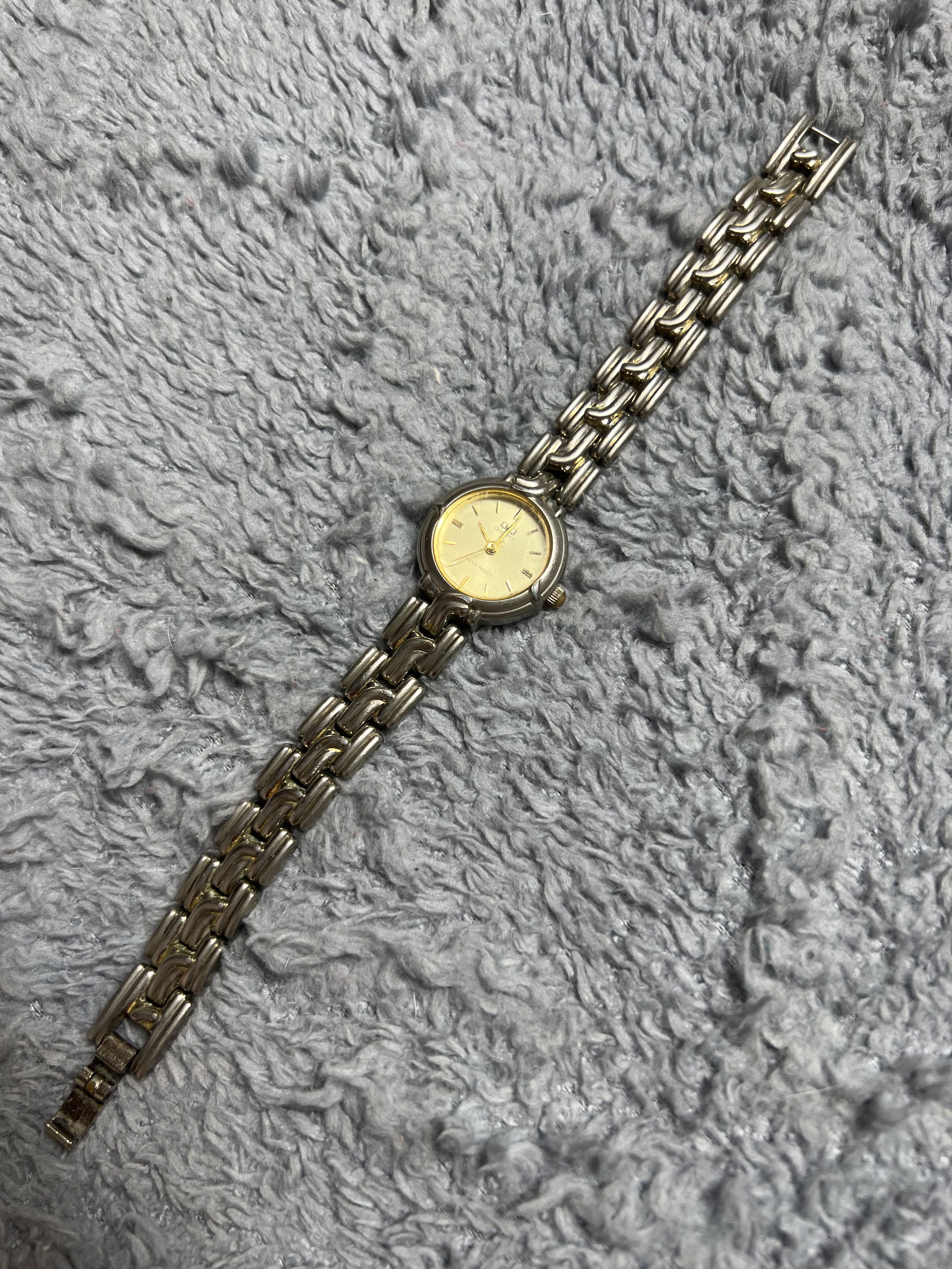 Japanese Brand Futuristic Minimalistic Q&Q Japanese Style Bracelet Watch Size ONE SIZE - 5 Thumbnail
