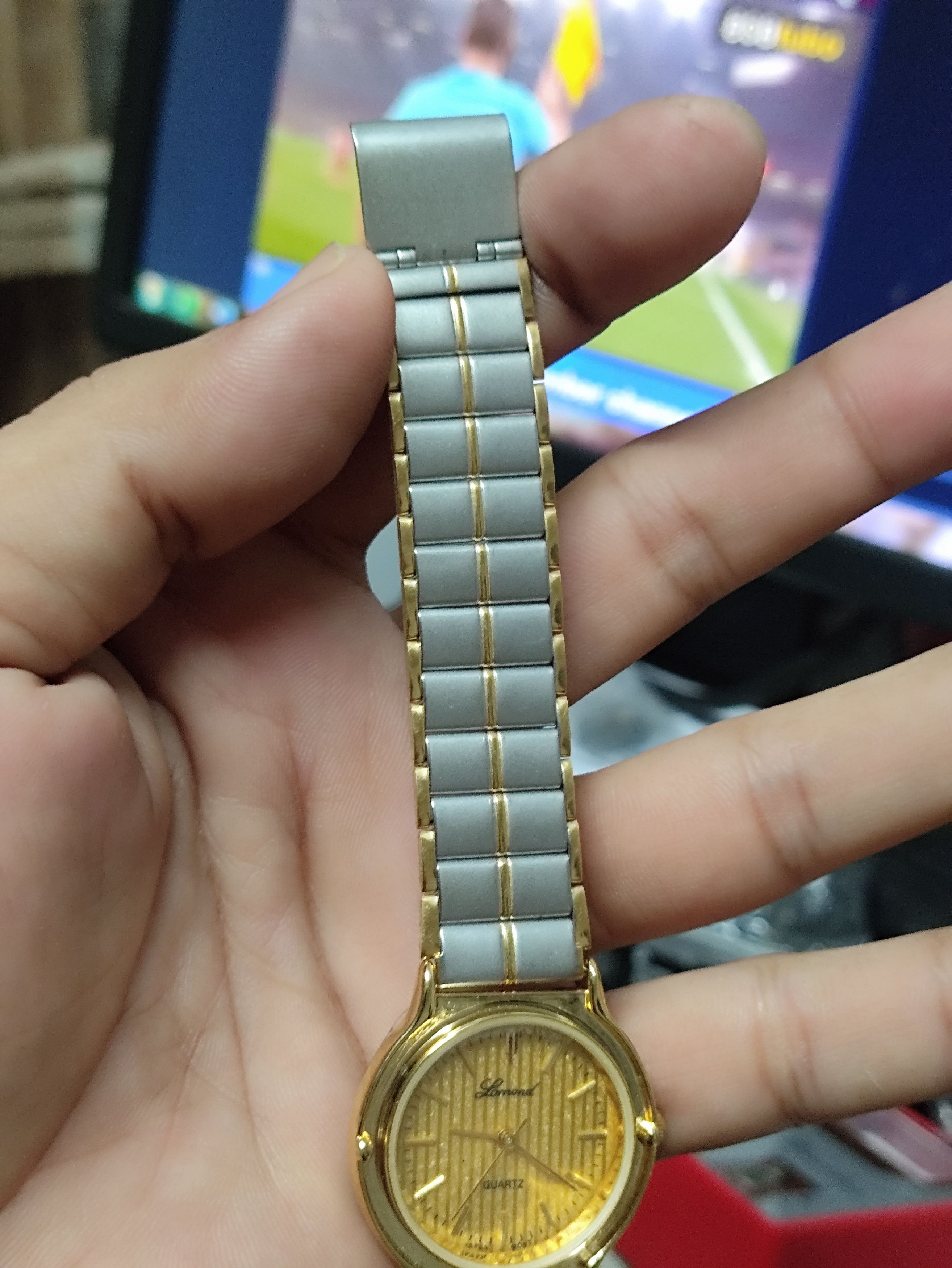 Vintage Vintage LOMAND QUARTZ JAPAN WATCH Design like Gucci Size ONE SIZE - 11 Thumbnail