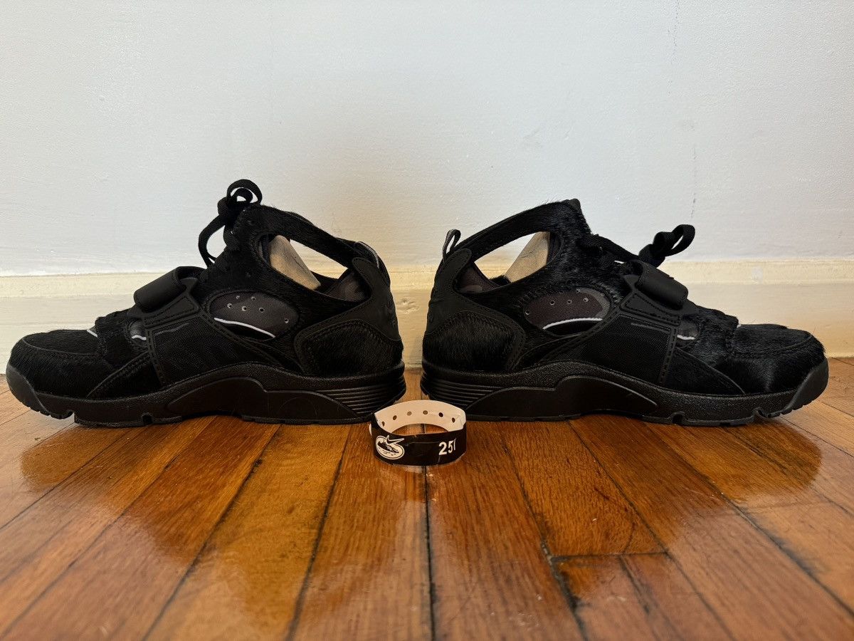 Corteiz × Nike Nike x Corteiz Black Huarache Size US 9 / EU 42 - 2 Thumbnail