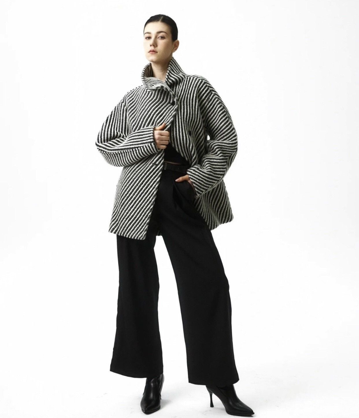 Balenciaga Balenciaga fashion show style houndstooth wool coat2412- Size XXS / US 00 / IT 34 - 6 Thumbnail