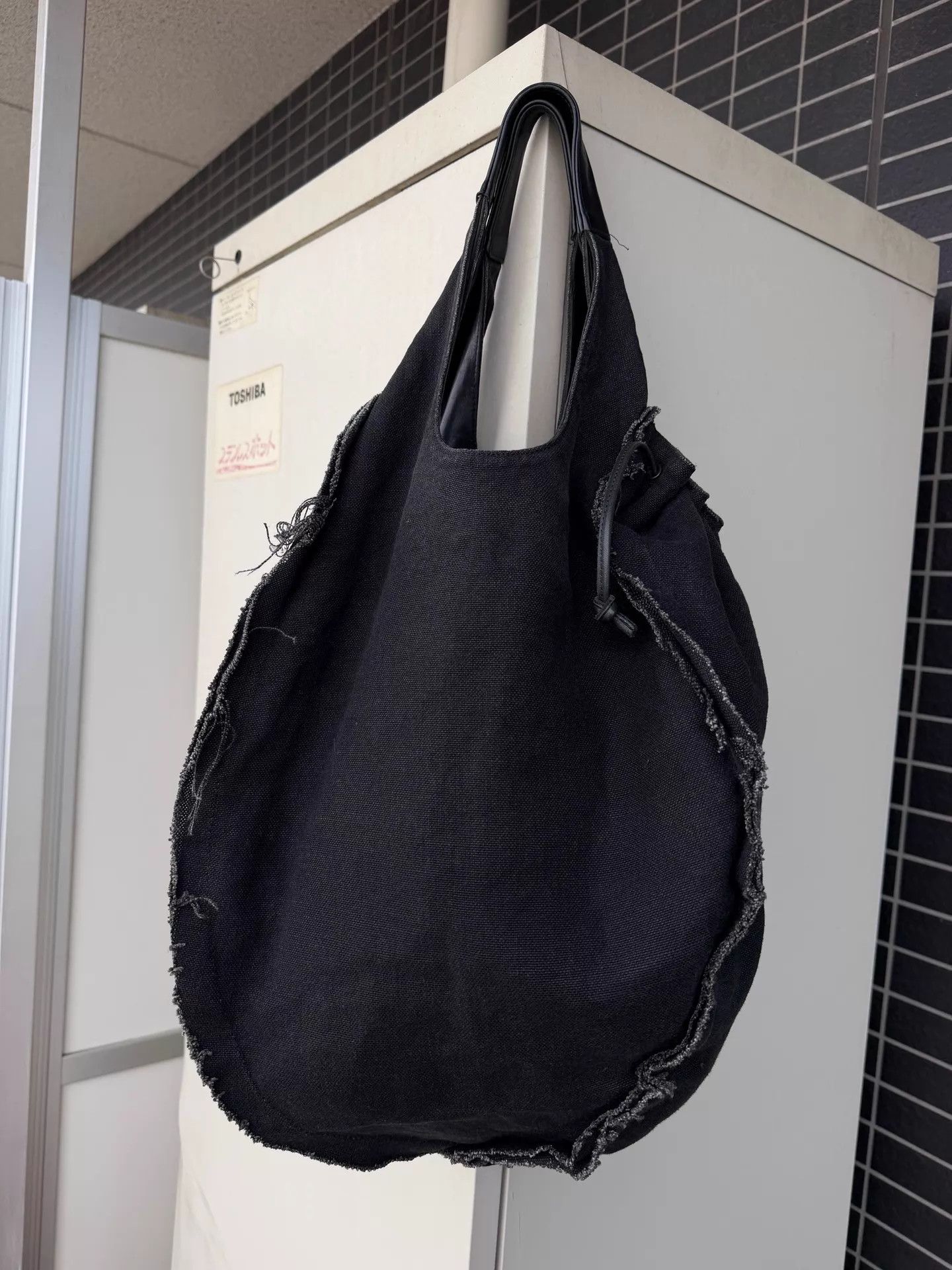 Yohji Yamamoto Yohji Yamamoto Noir Linen Raw-Edge Pleated Leather Tote Size ONE SIZE - 4 Thumbnail