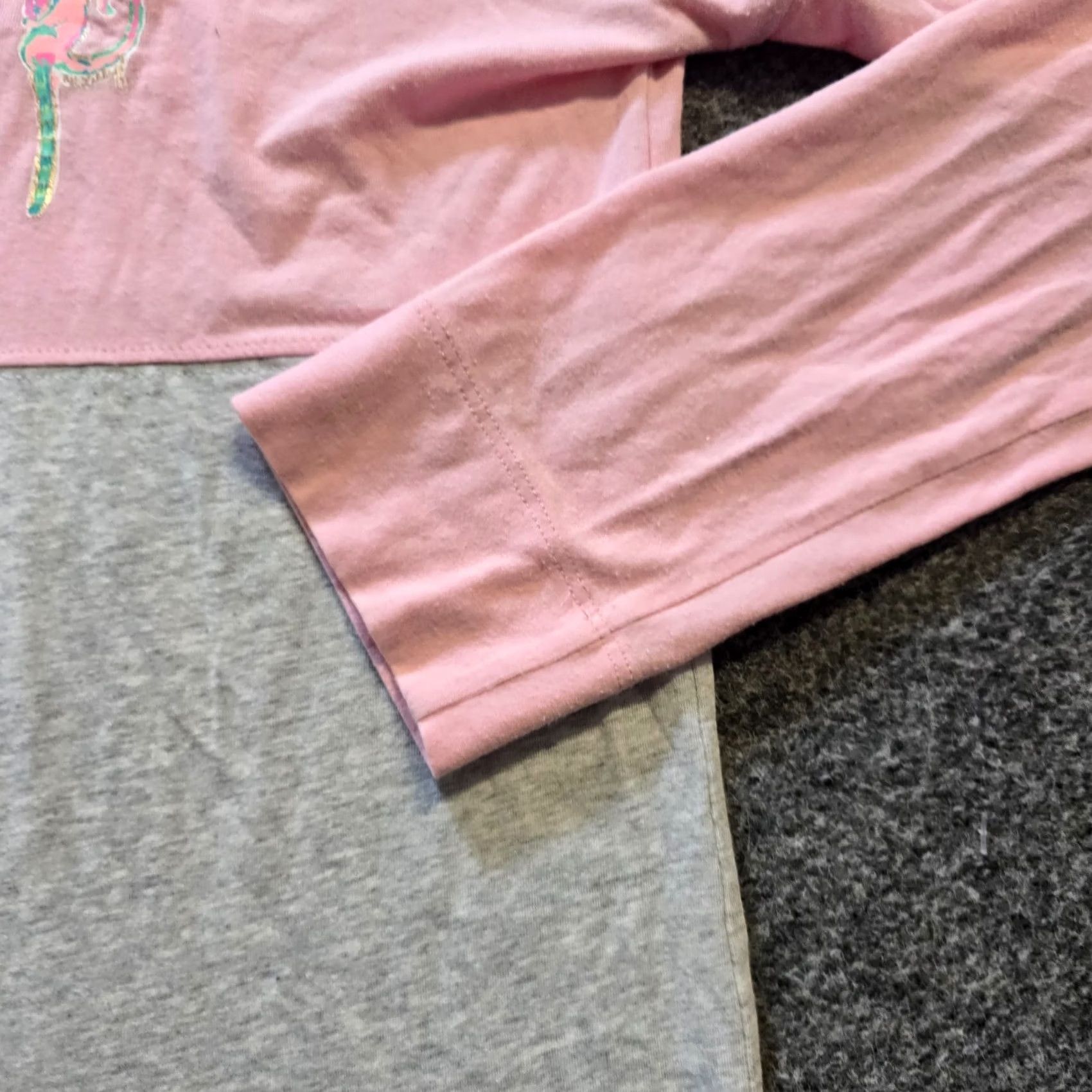 Lilly Pulitzer Lilly Pulitzer Top Womens Size Small Pink Gray Long Sleeve Logo Crew Neck Casual Size S / US 4 / IT 40 - 5 Thumbnail