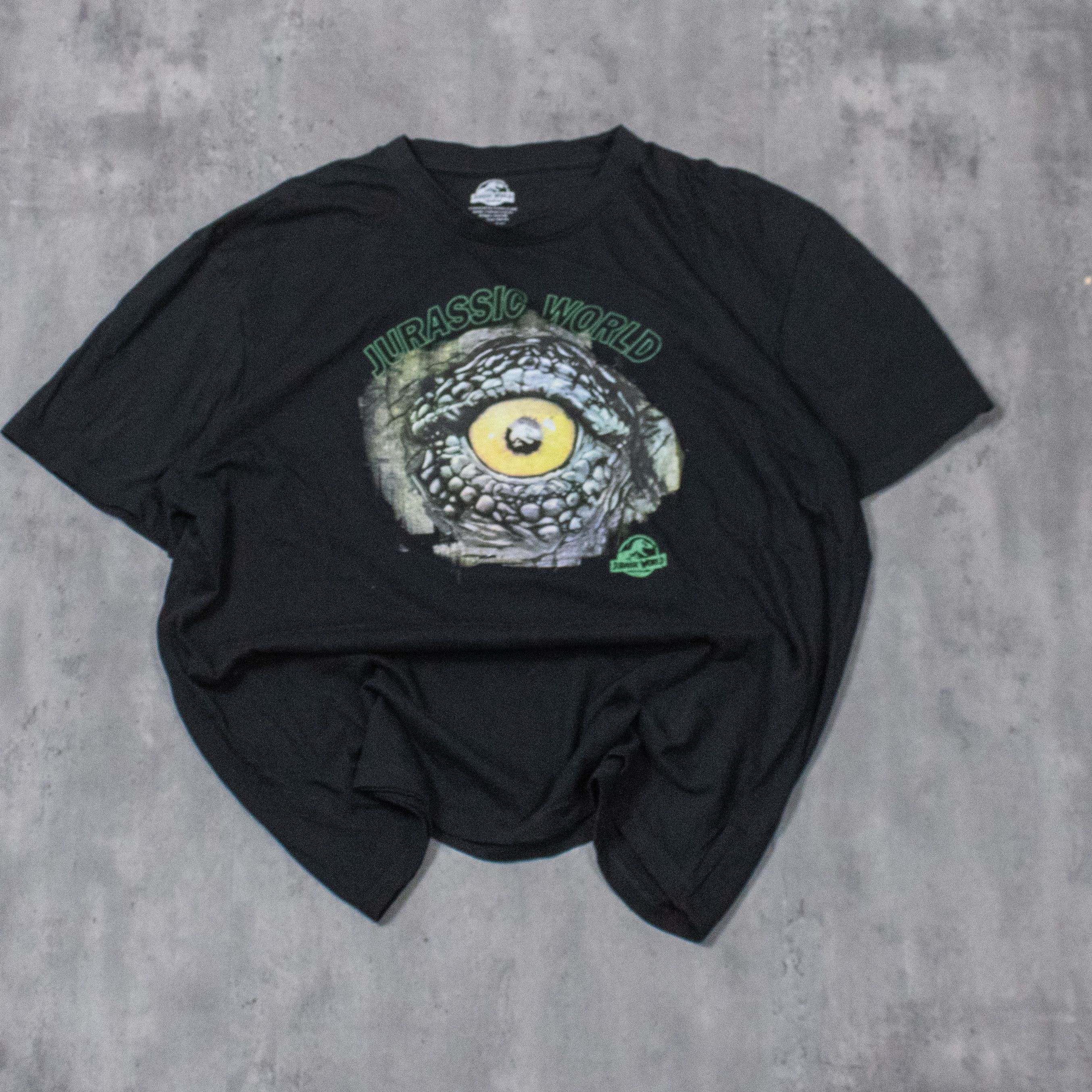 Vintage Jurassic World Dinosaur Y2K Style Crazy Black T-Shirt Size US L / EU 52-54 / 3 - 3 Thumbnail