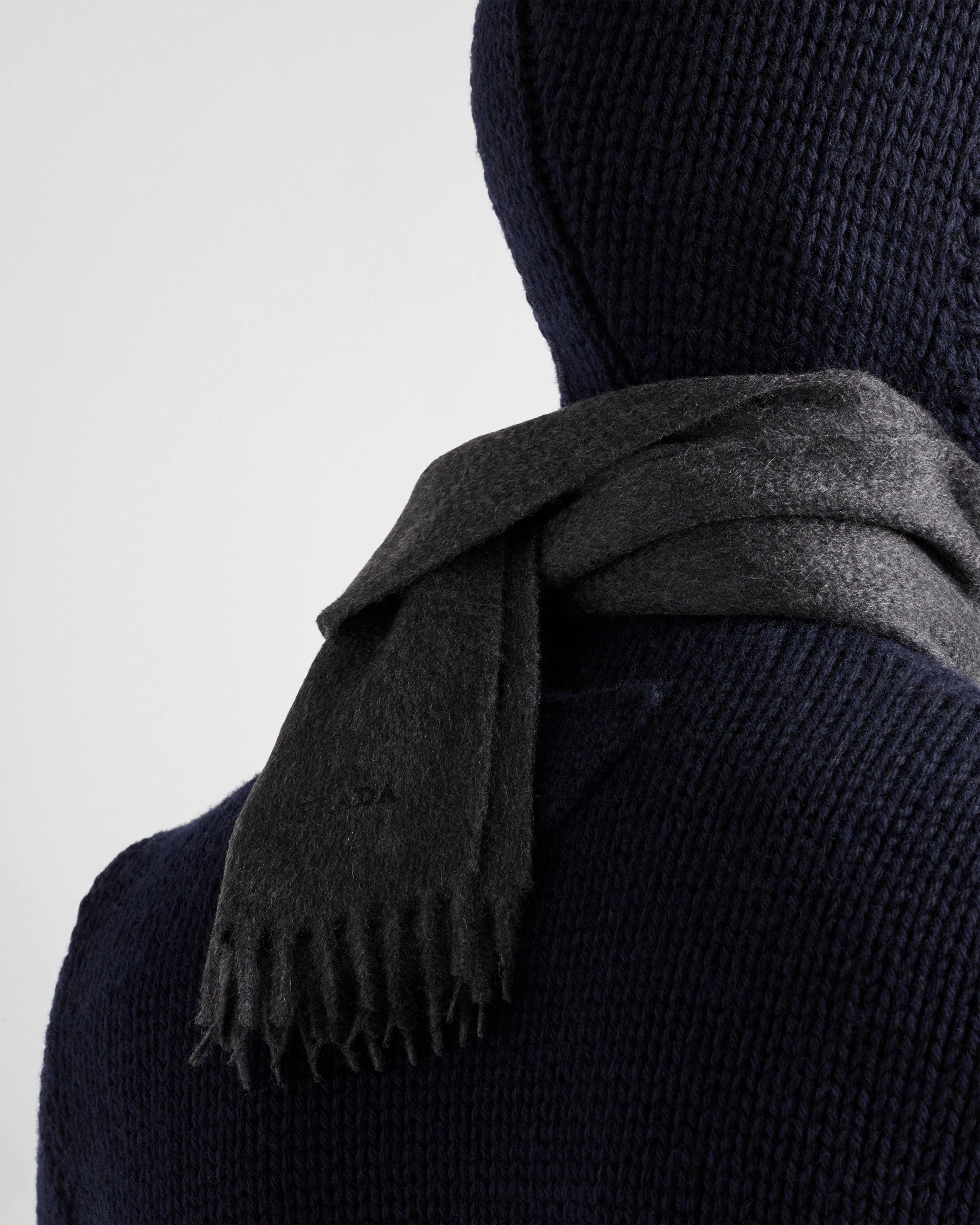 Prada o1bcso1str1025 Wool Hooded Sweater in Navy Size US S / EU 44-46 / 1 - 4 Thumbnail