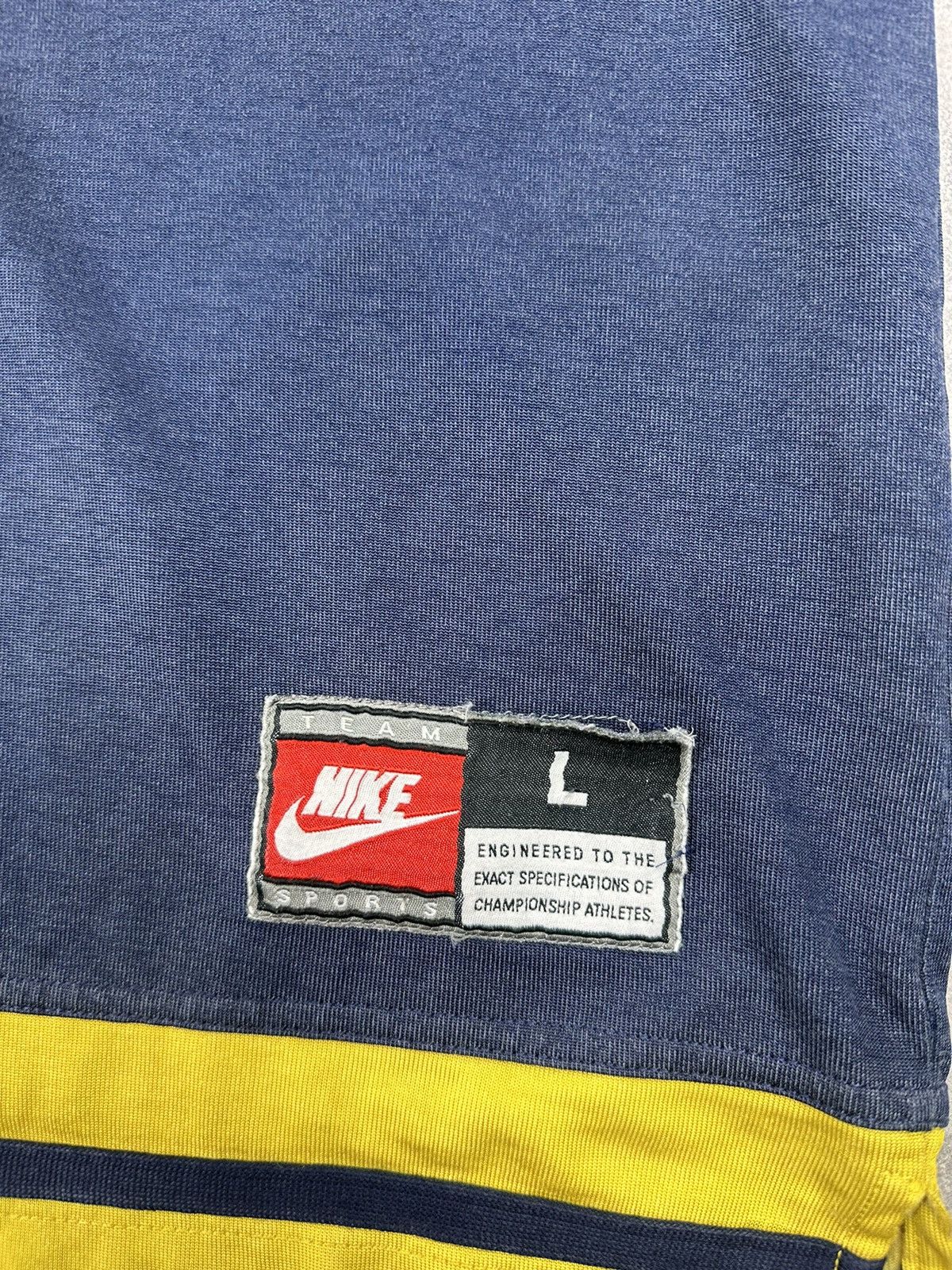Nike Nike Michigan Vintage Rare Jersey Size US L / EU 52-54 / 3 - 6 Thumbnail