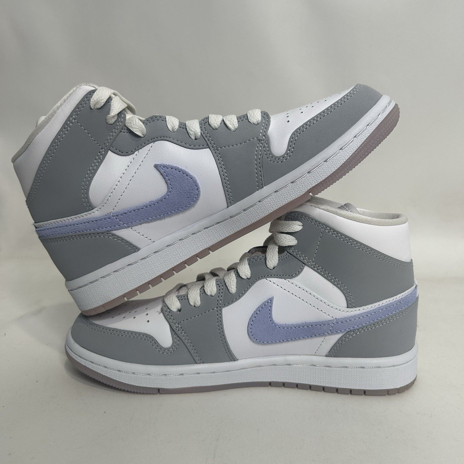 Jordan Brand Nike Air Jordan 1 Mid WMNS “Wolf Grey/Aluminum” Size US 6.5 / IT 36.5 - 3 Thumbnail