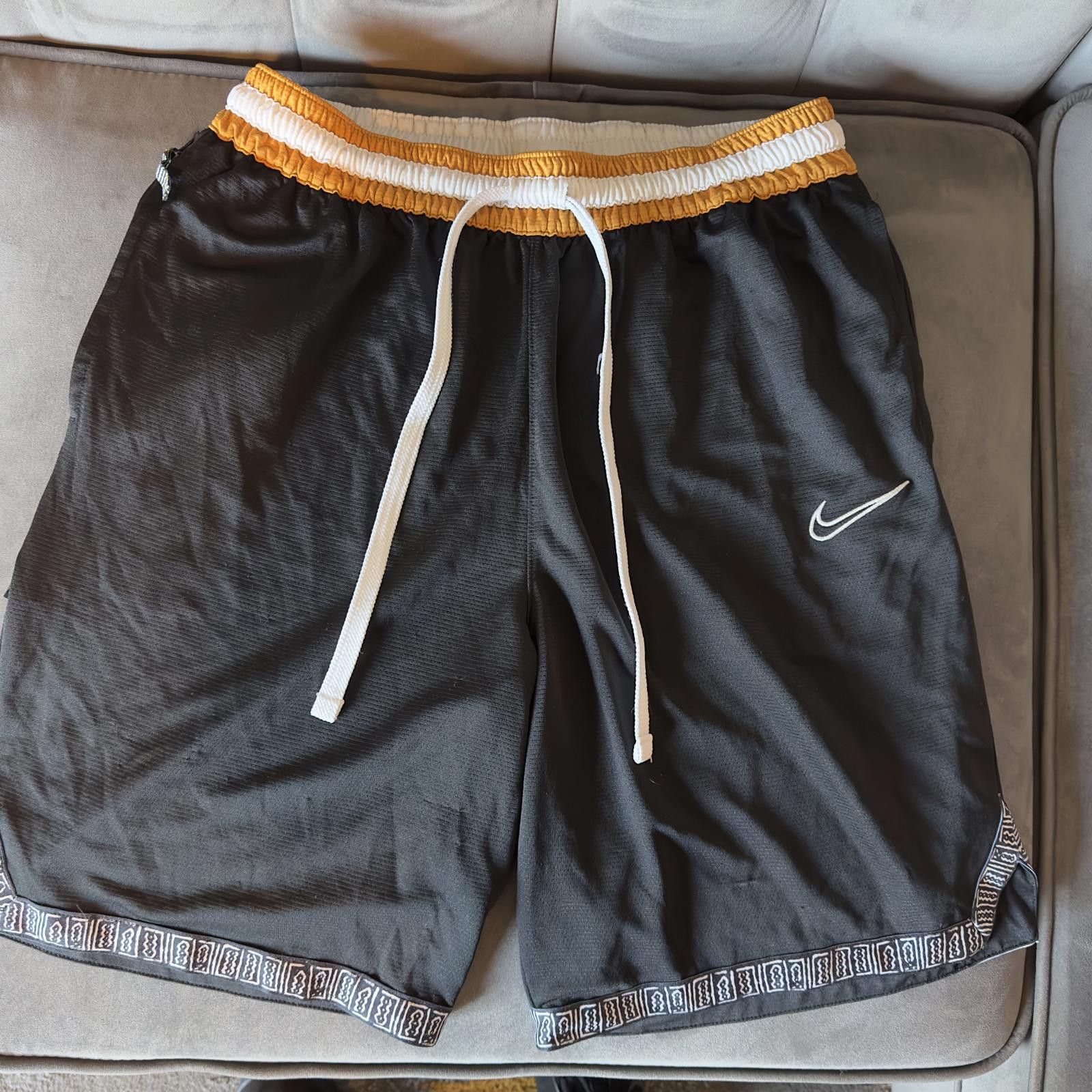 Nike Nike Men's Black & Gold Shorts - DNA Global Exploration Size US 34 / EU 50 - 1 Thumbnail
