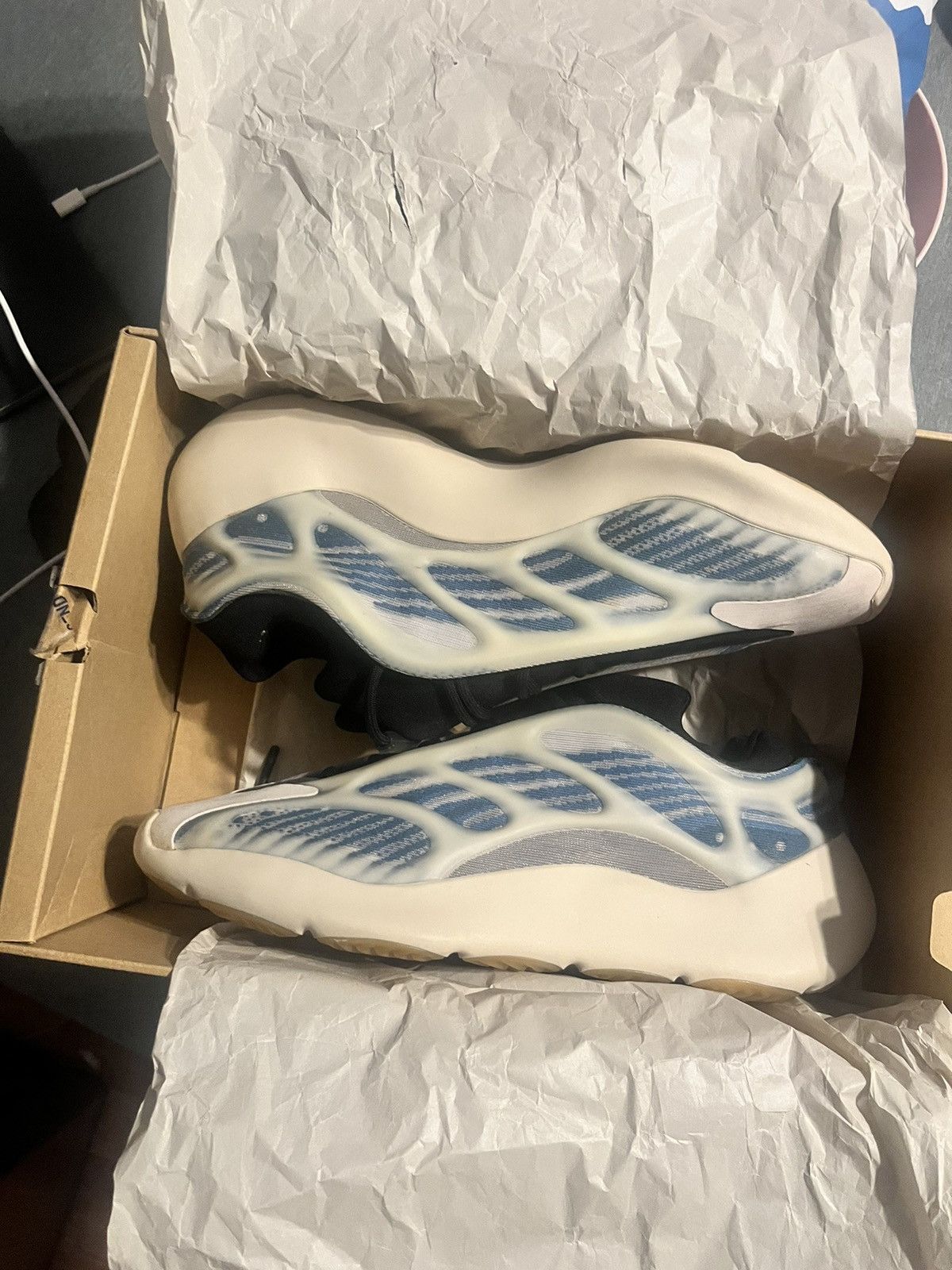 Adidas × Yeezy Yeezy Kyanite 700 v3 Size US 13 / EU 46 - 6 Thumbnail