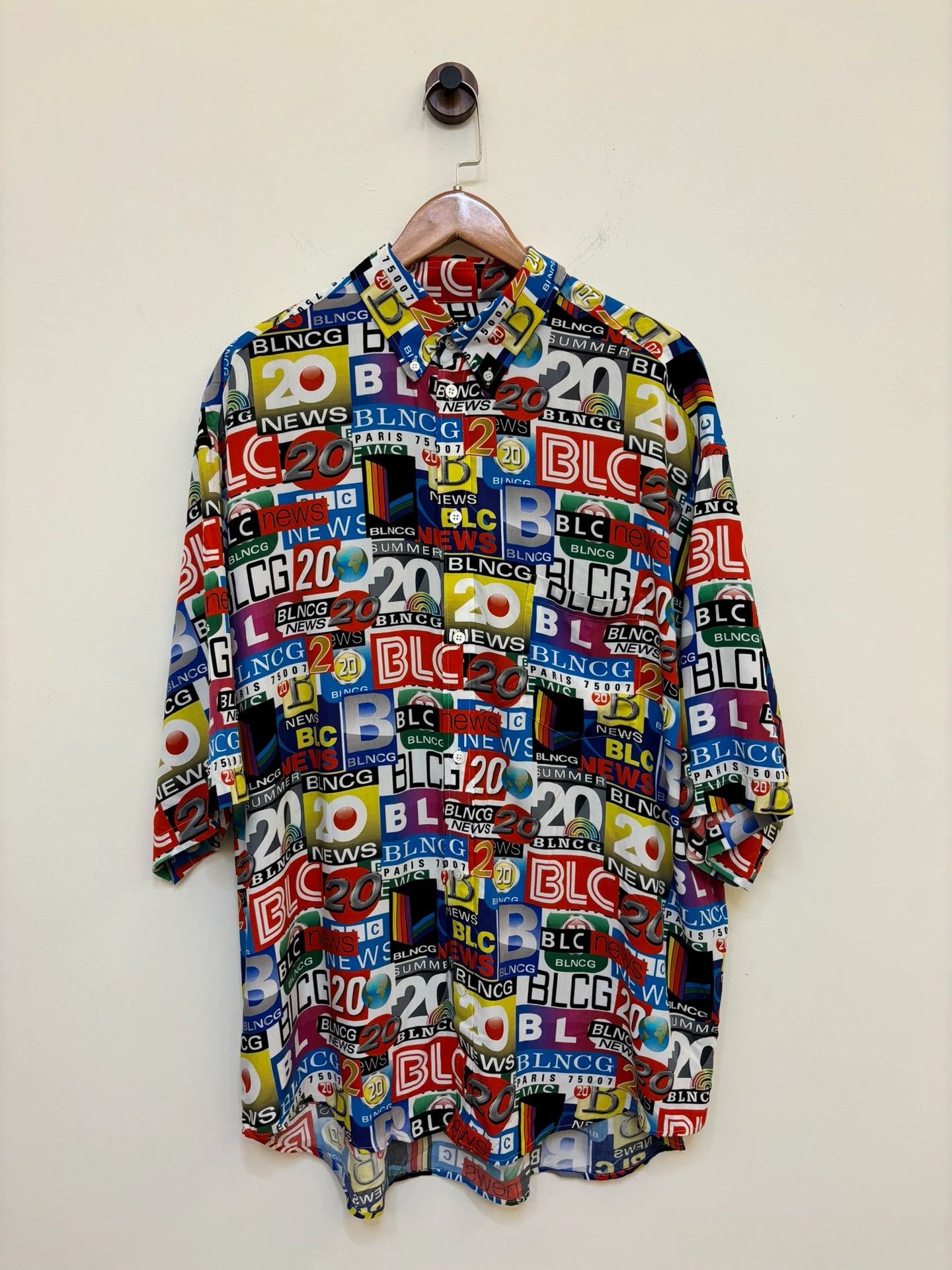 Balenciaga Balenciaga News Channel Logo Oversized Shirt 39 (M) 95% New Size US M / EU 48-50 / 2 - 1 Thumbnail