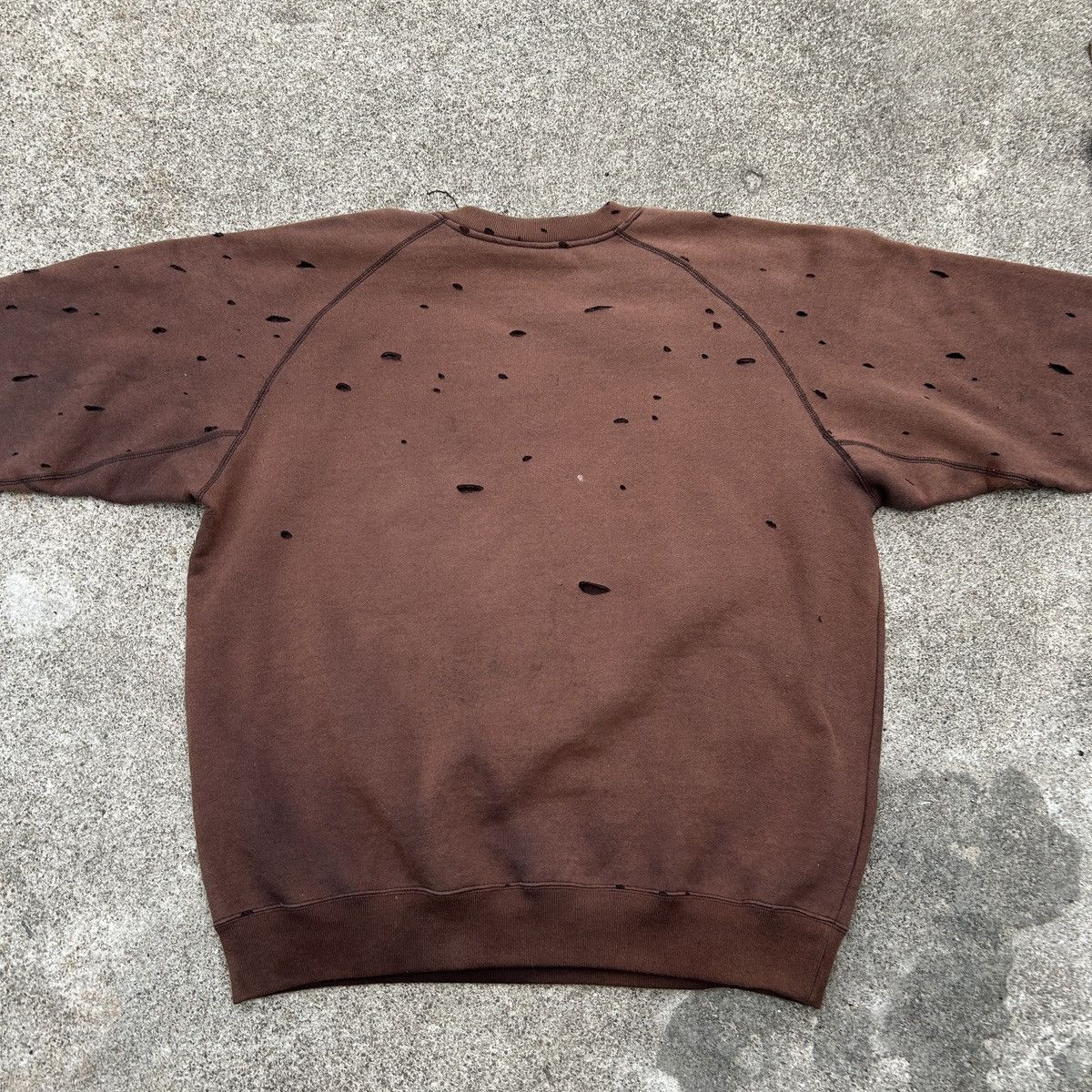 Russell Athletic × Vintage Vintage Thrashed Sun Faded Discus Athletic Brown 🍫 Size US L / EU 52-54 / 3 - 17 Thumbnail
