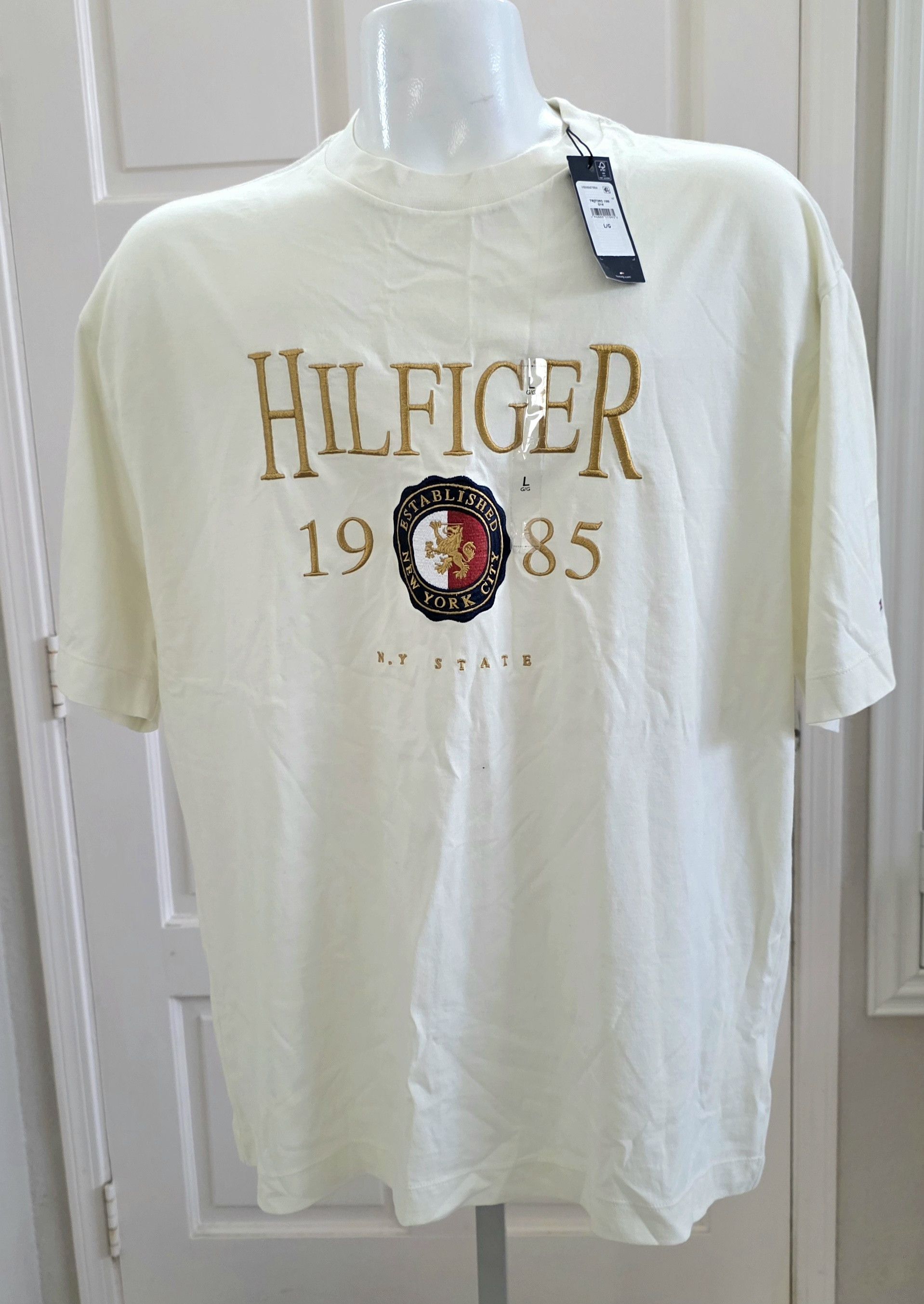 Tommy Hilfiger Tommy Hilfiger Men’s “Flagship” Crest Embroidered T-Shirt Size US L / EU 52-54 / 3 - 1 Thumbnail