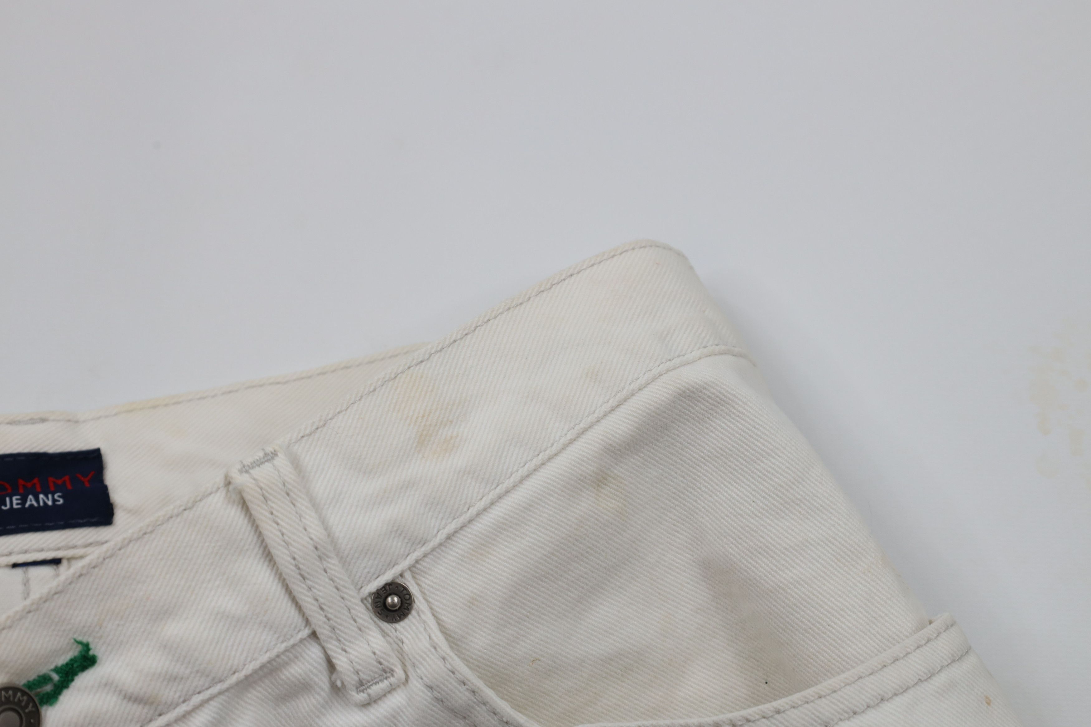 Tommy Hilfiger × Vintage Vintage 90s Tommy Hilfiger Denim Jean Shorts Jorts White Size US 30 / EU 46 - 11 Thumbnail