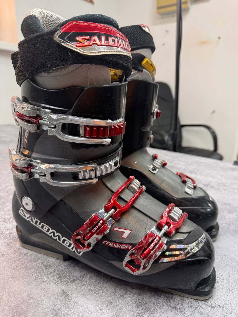 Salomon Salomon Mission 7 Men's Ski Boots Black Red Size 42 Size US 9 / EU 42 - 10 Thumbnail