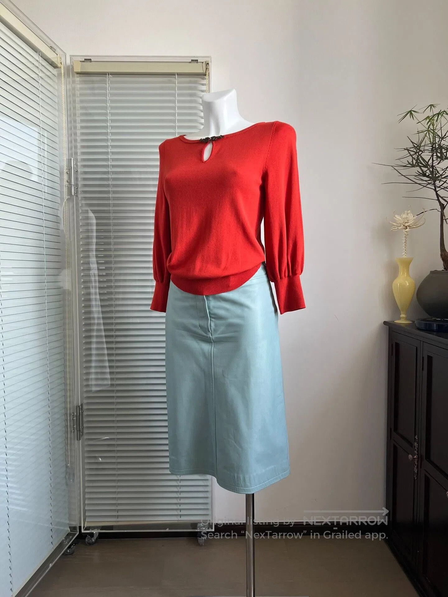 Vivienne Tam VIVIENNETAM Red 7-Sleeve Dragon Button Knit. Size M / US 6-8 / IT 42-44 - 1 Thumbnail