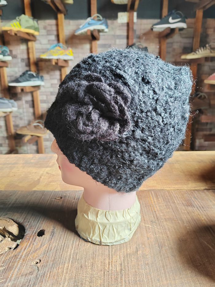 Japanese Brand Vintage Crochet Knitted handmade Beanie Snowcap Size ONE SIZE - 1 Thumbnail