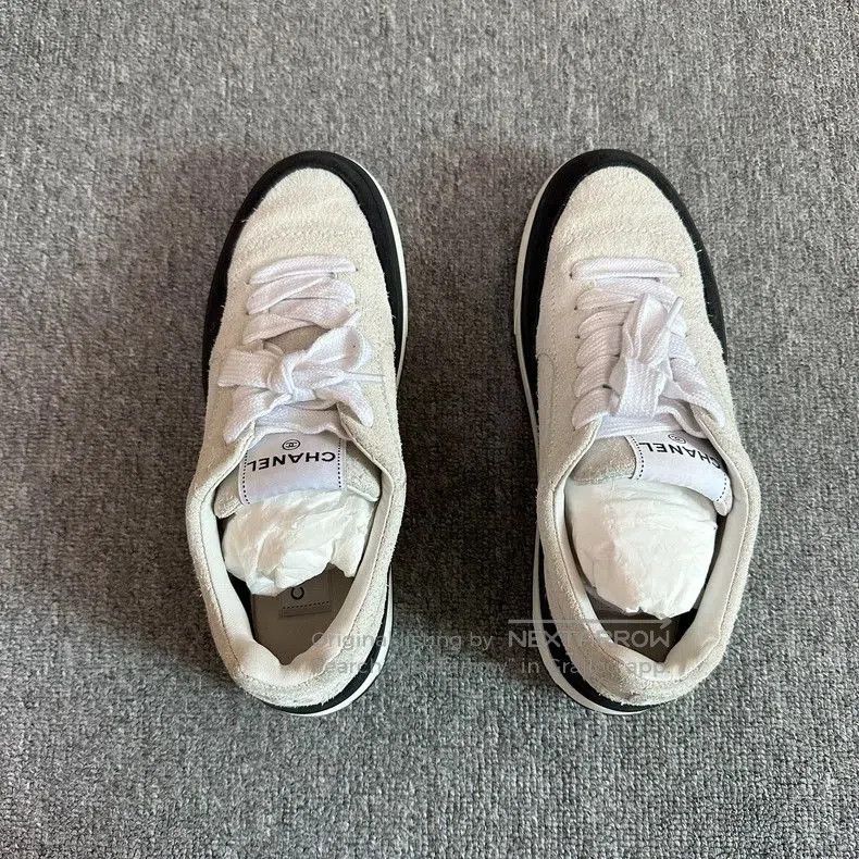 Chanel Chanel 23B Black White Lowtop Sneakers . Size US 7 / EU 40 - 3 Thumbnail