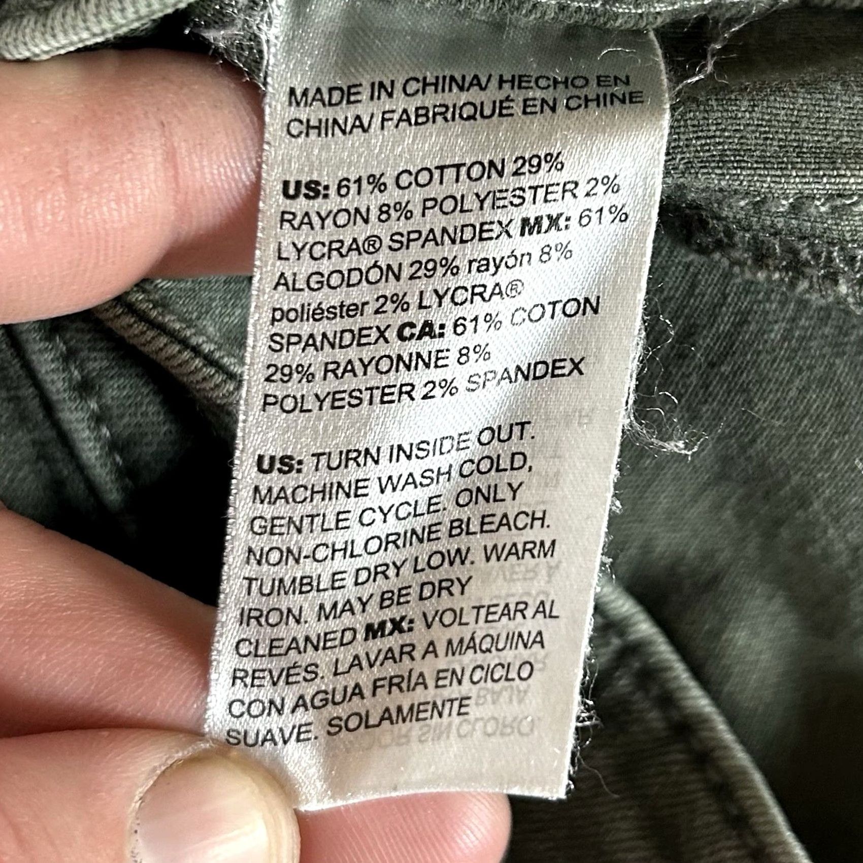 Vintage Chico's So Slimming Slim Leg Ankle Pants Women's 32 Green 5-Pocket Slimming Pockets Logo Zipper Ankle Style Capris Size 24" / US 00 / IT 34 - 7 Thumbnail