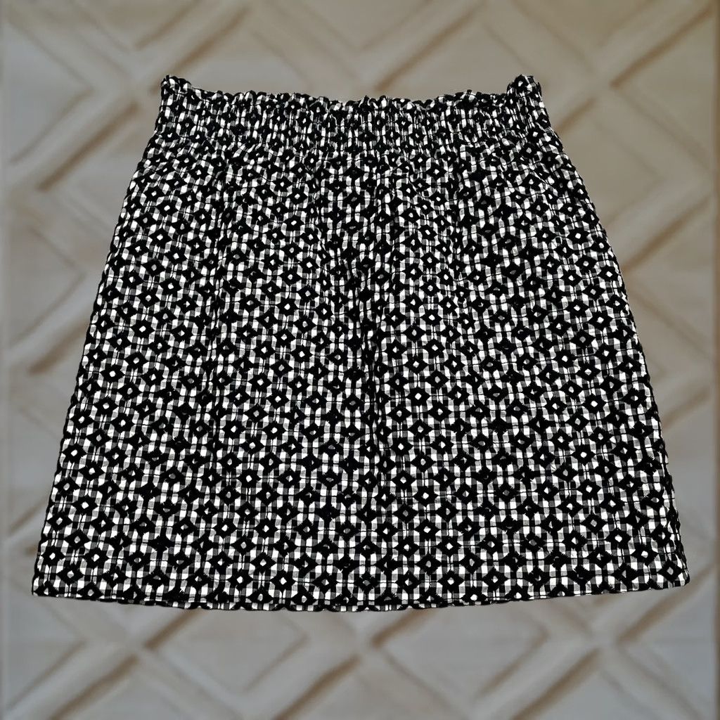 J.Crew J.Crew Skirt Womens 00 Black Geometric Embroidered Knee Length Mini Pencil Sidewalk Size 24" / US 00 / IT 34 - 1 Thumbnail