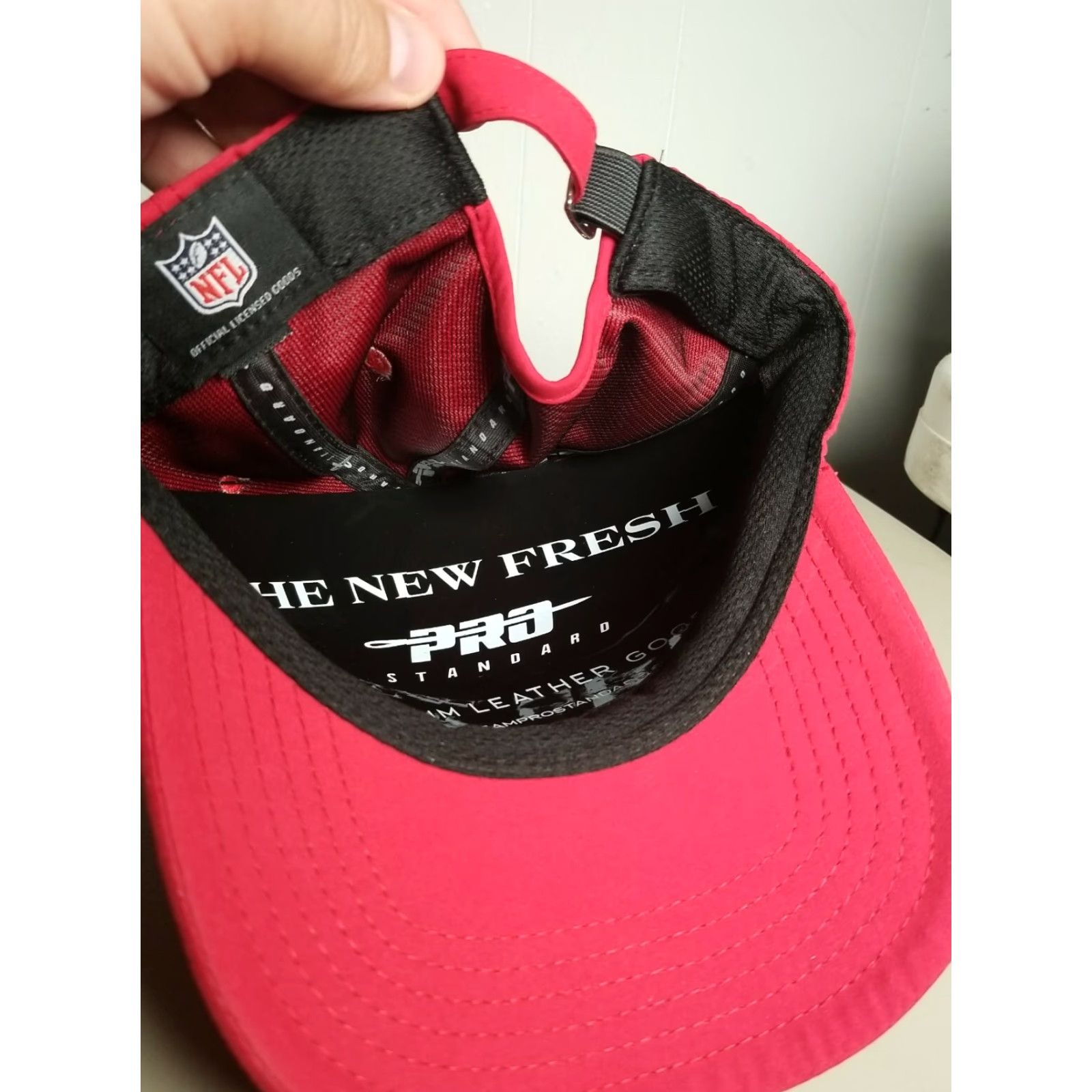 Pro Standard Pro standard Mens Strapback Adjustable New England Patriots Red Hat Size ONE SIZE - 5 Thumbnail