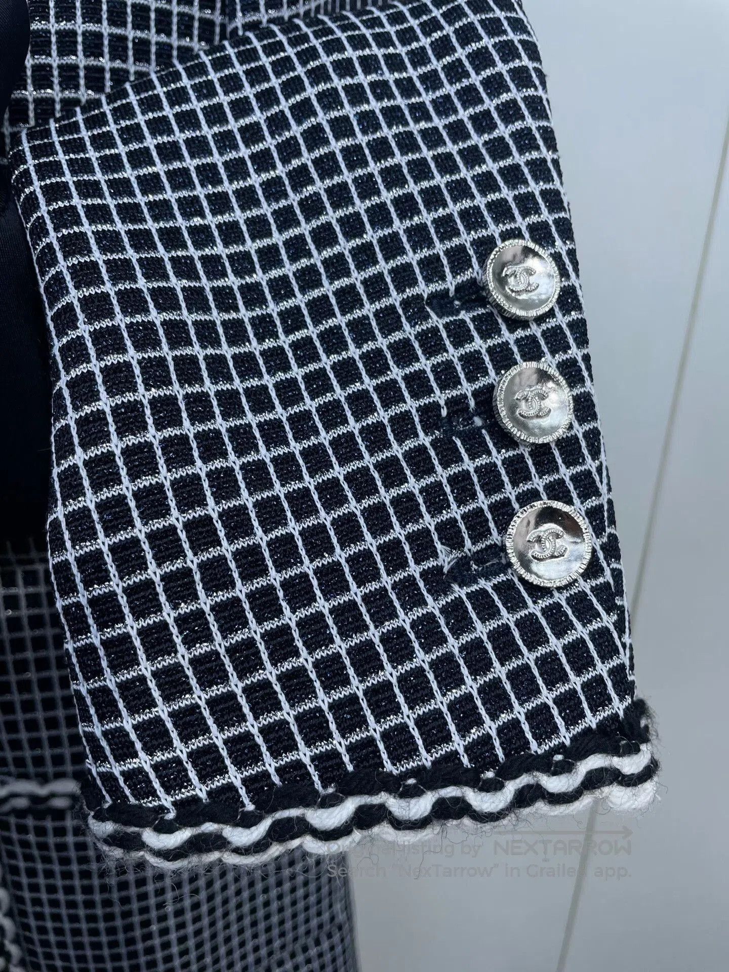 Chanel Chanel 25C Black Plaid Tweed Jacket. Size S / US 4 / IT 40 - 3 Thumbnail