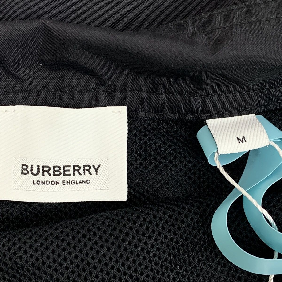 Burberry Burberry Black Logo Printed Casual Shorts K26WX Size 26" / US 2 / IT 38 - 5 Thumbnail