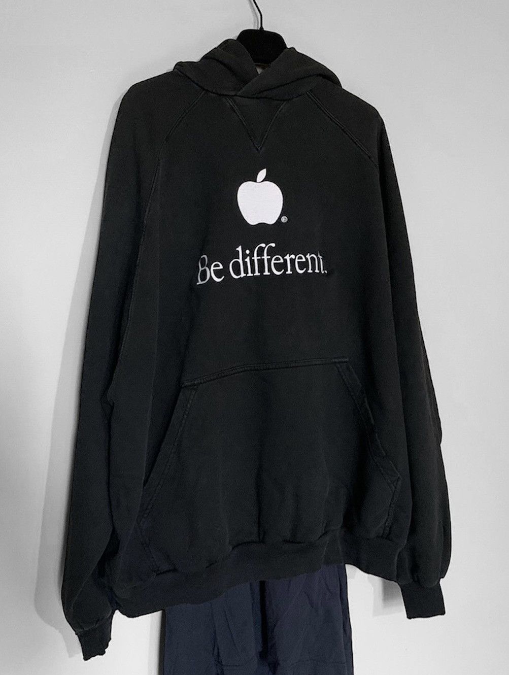 Balenciaga RARE FIND🍎Balenciaga Be Different Long Hoodie Size US L / EU 52-54 / 3 - 1 Preview