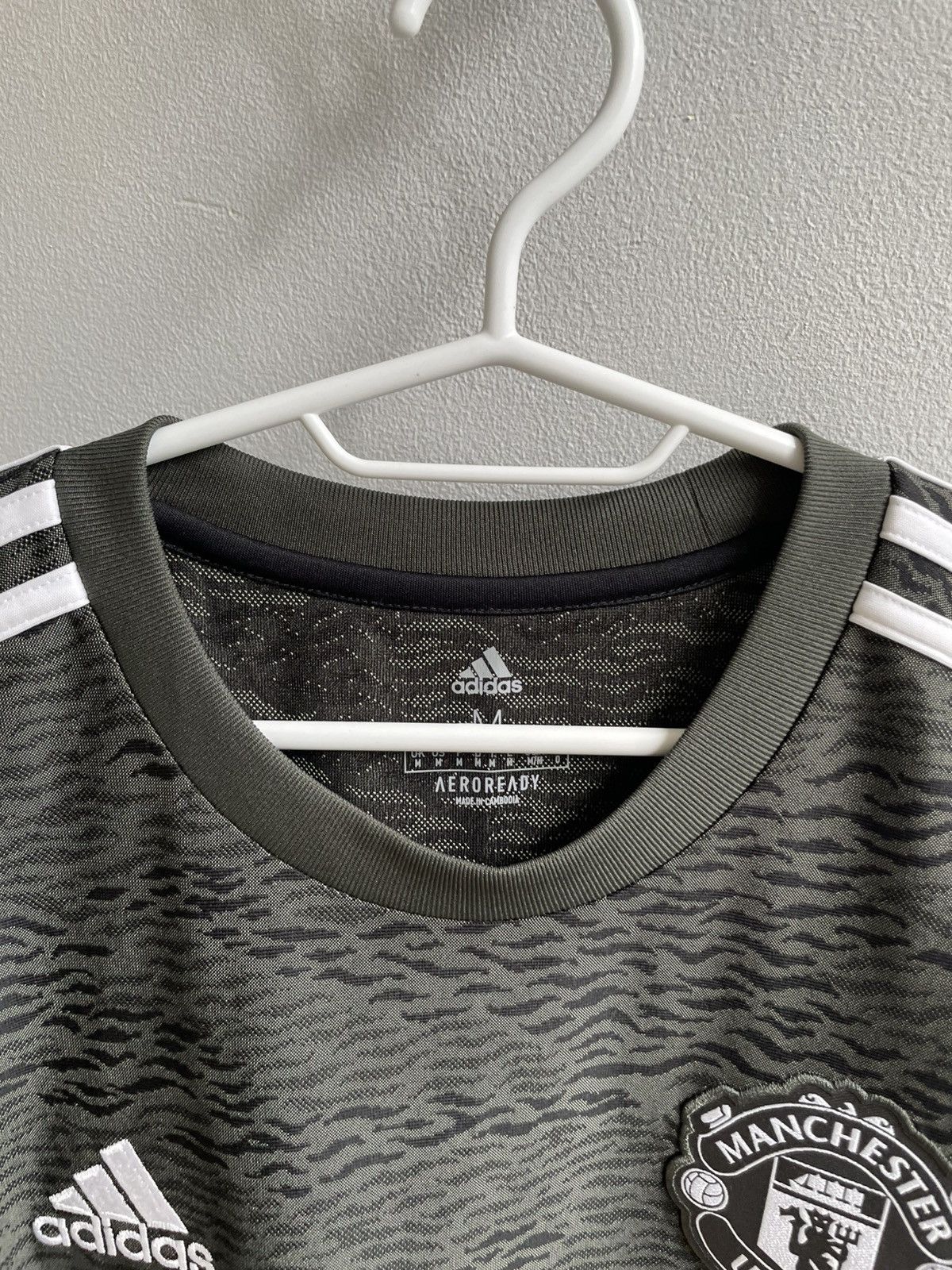 Vintage Manchester United 2020 2021 Away Football Soccer Shirt Size US M / EU 48-50 / 2 - 9 Thumbnail