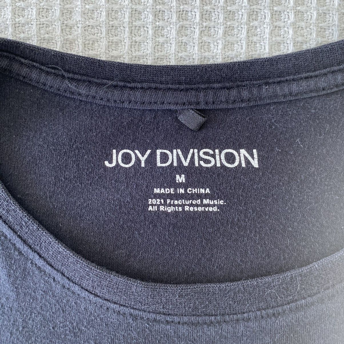 Joy Division Thrashed Faded Joy Division Unknown Pleasures ERD GRUNGE TEE Size US M / EU 48-50 / 2 - 5 Thumbnail