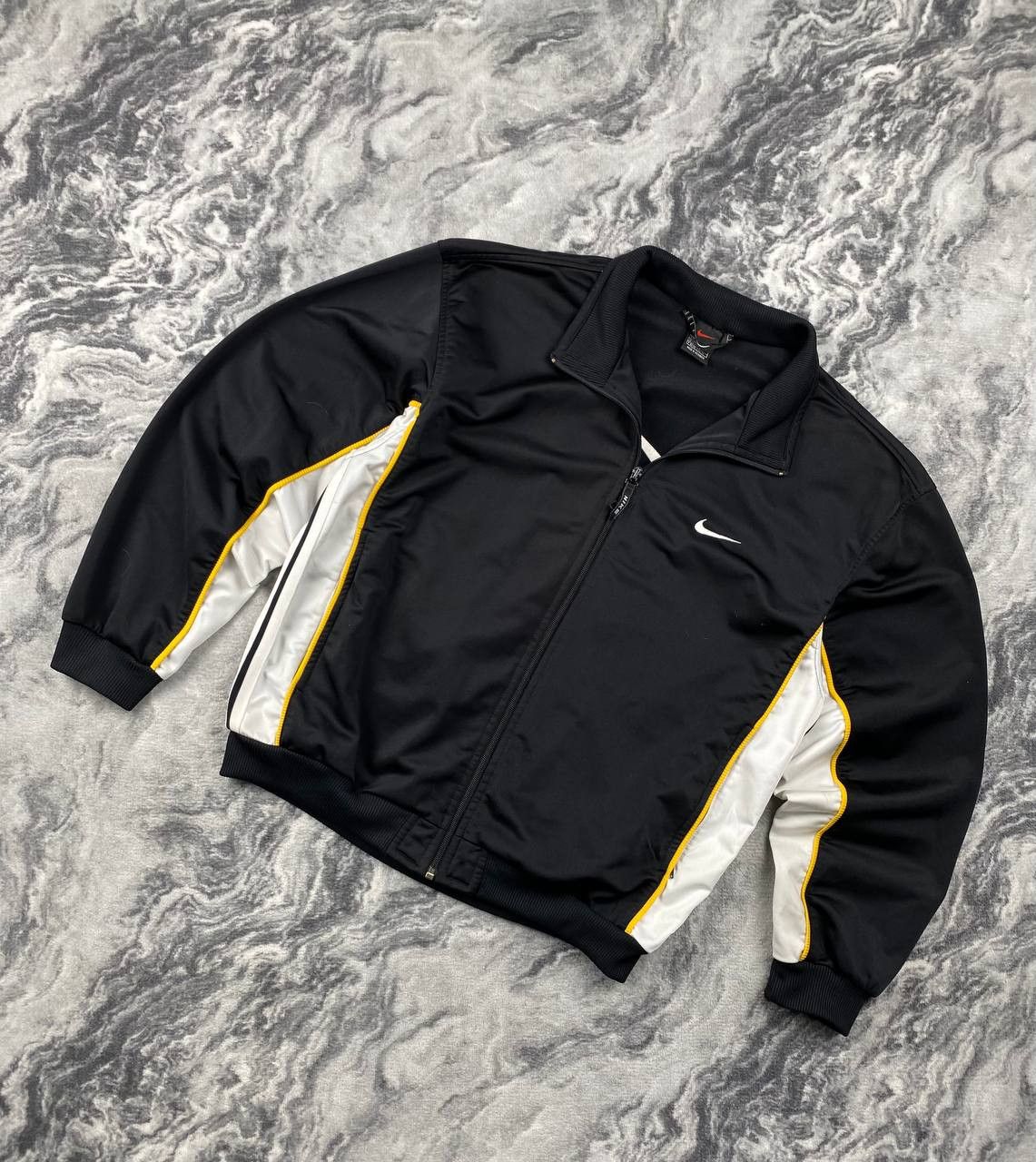 Nike Vintage Nike Track Jacket Full Zip 90s Big Logo Size US L / EU 52-54 / 3 - 8 Thumbnail