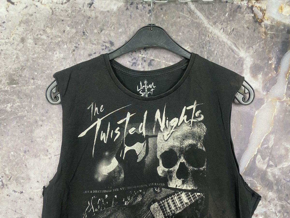 Vintage Men’s Urban Spirit Shirt 1983 Tour Rock Size XL Size US XL / EU 56 / 4 - 2 Thumbnail