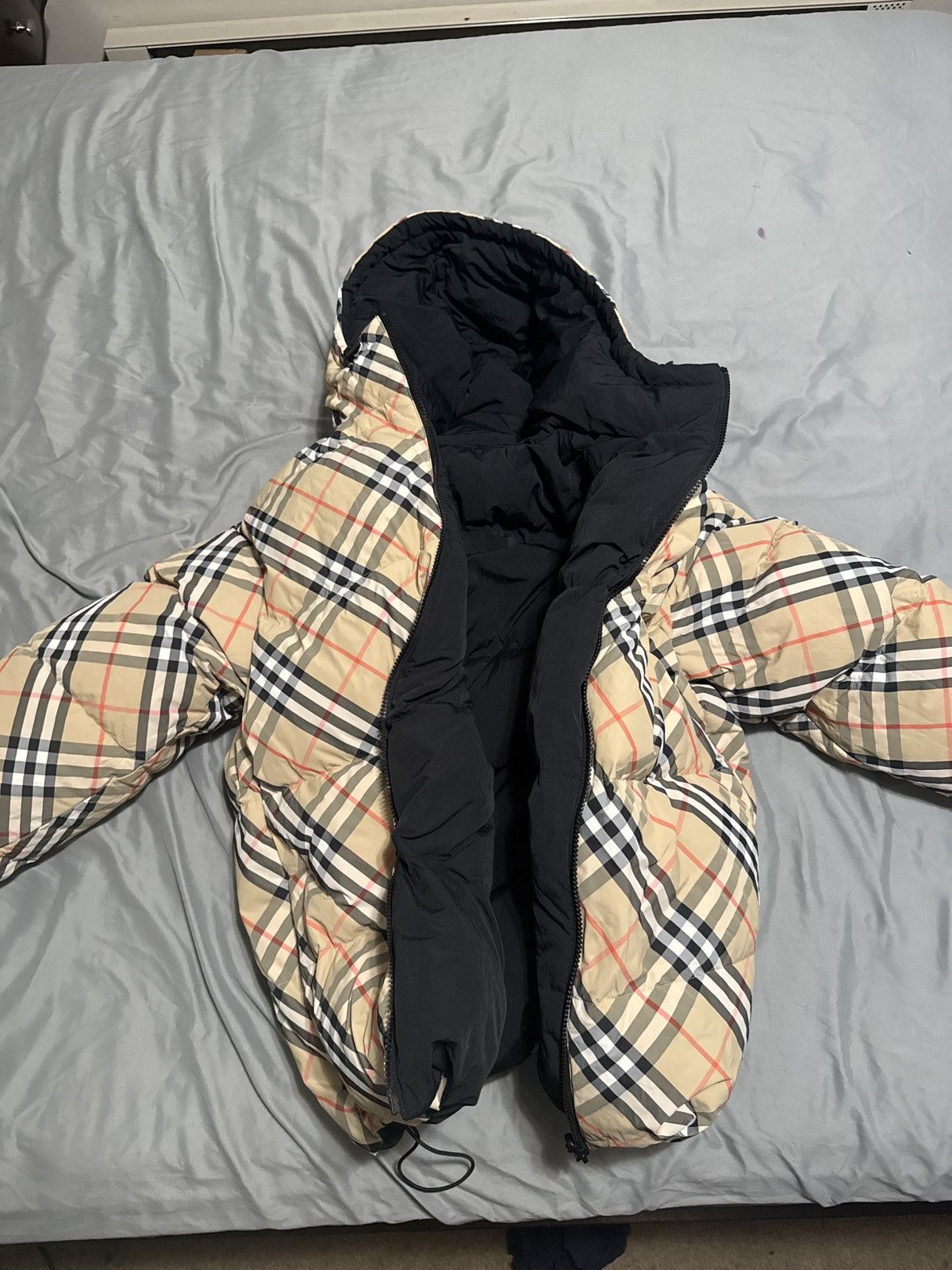 Burberry Burberry Puffer Coat Reversible and Adjustable Black/Beige Size US M / EU 48-50 / 2 - 4 Thumbnail