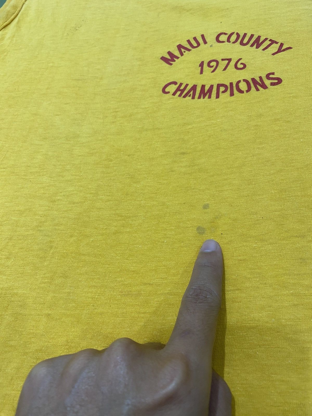 Vintage Vintage 70s Tank Top Maui County Champions Hawaiian T-Shirt Size US M / EU 48-50 / 2 - 8 Thumbnail