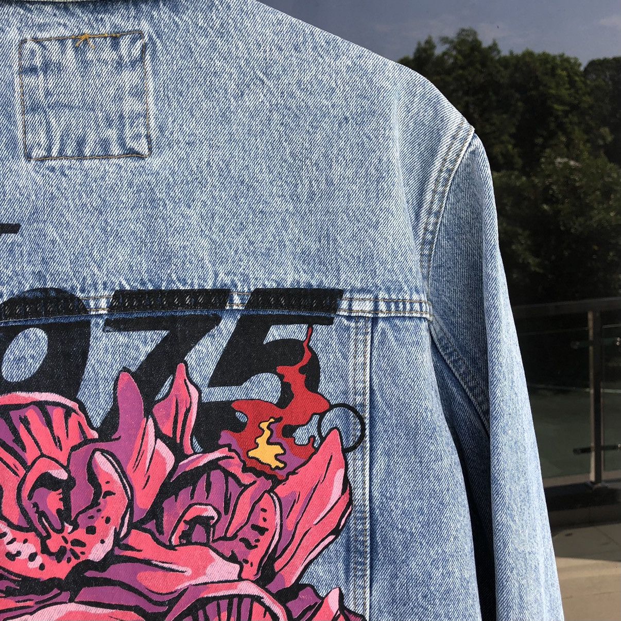 Zara SS 2023 ZARA DENIM JACKET WITH GRAFFITI PRINT Size US M / EU 48-50 / 2 - 8 Thumbnail