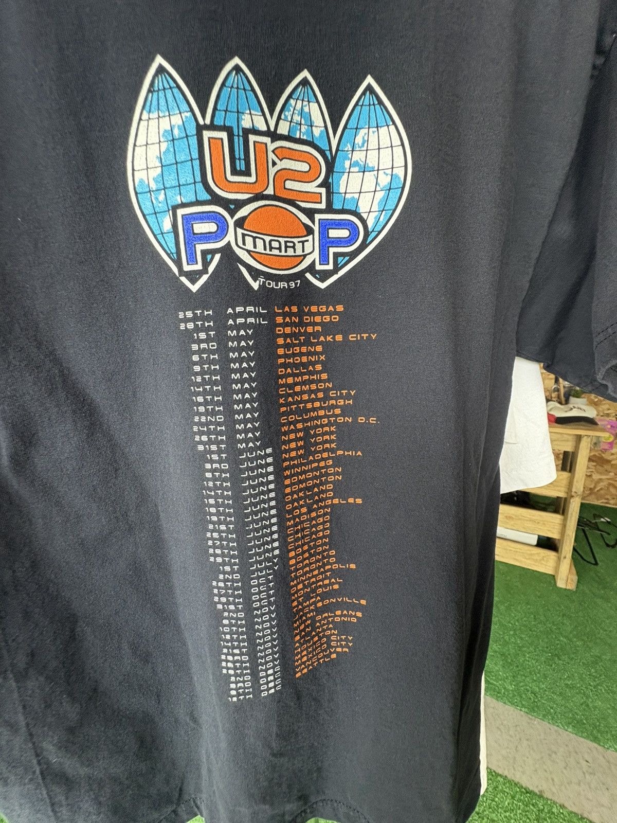 Band Tees 1997 U2 Tour Band T-Shirt Size US L / EU 52-54 / 3 - 5 Thumbnail
