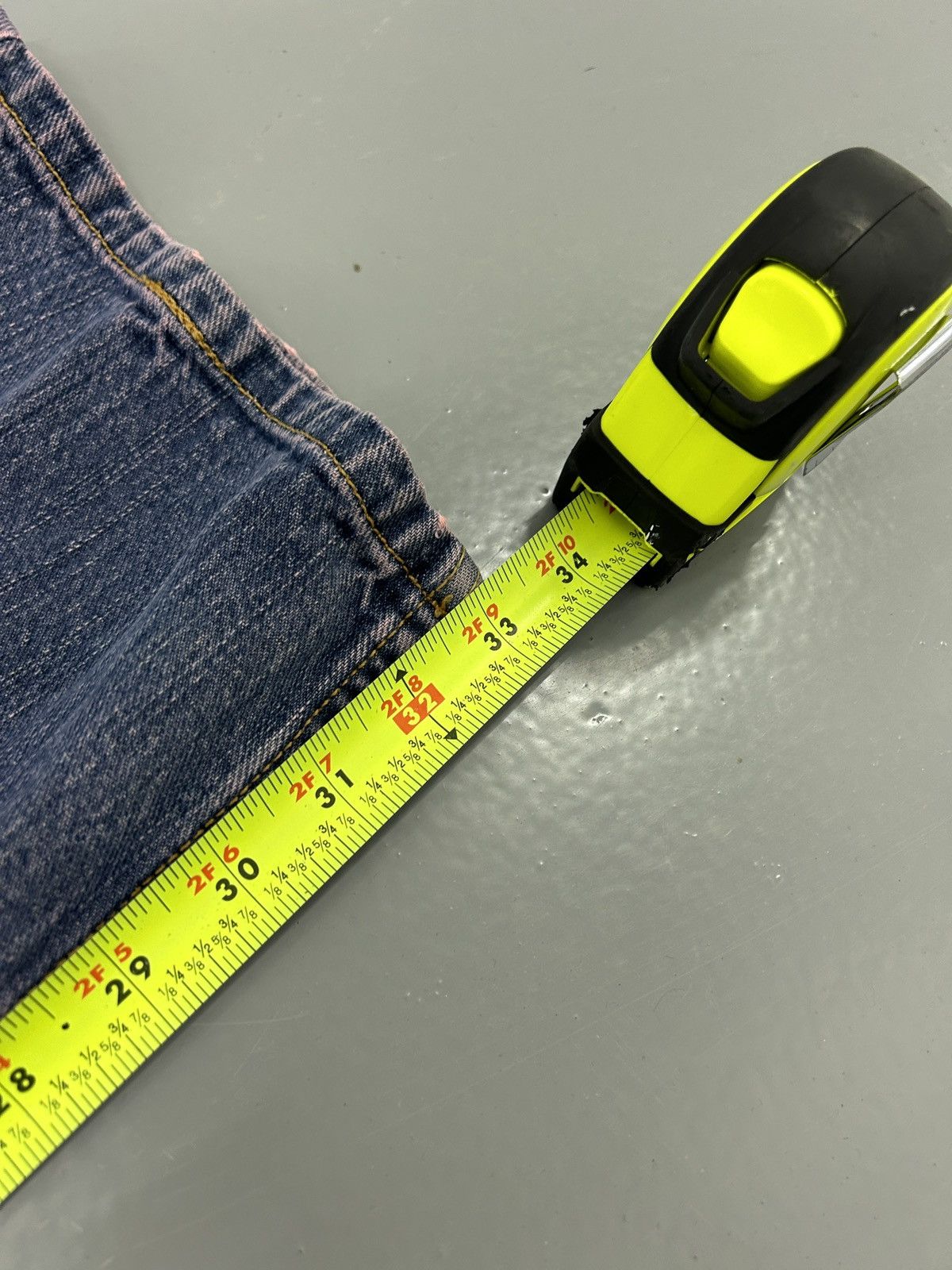 Levi's × Vintage Crazy vintage 90’s Levi’s 559 faded baggy essential jeans Size US 32 / EU 48 - 10 Thumbnail