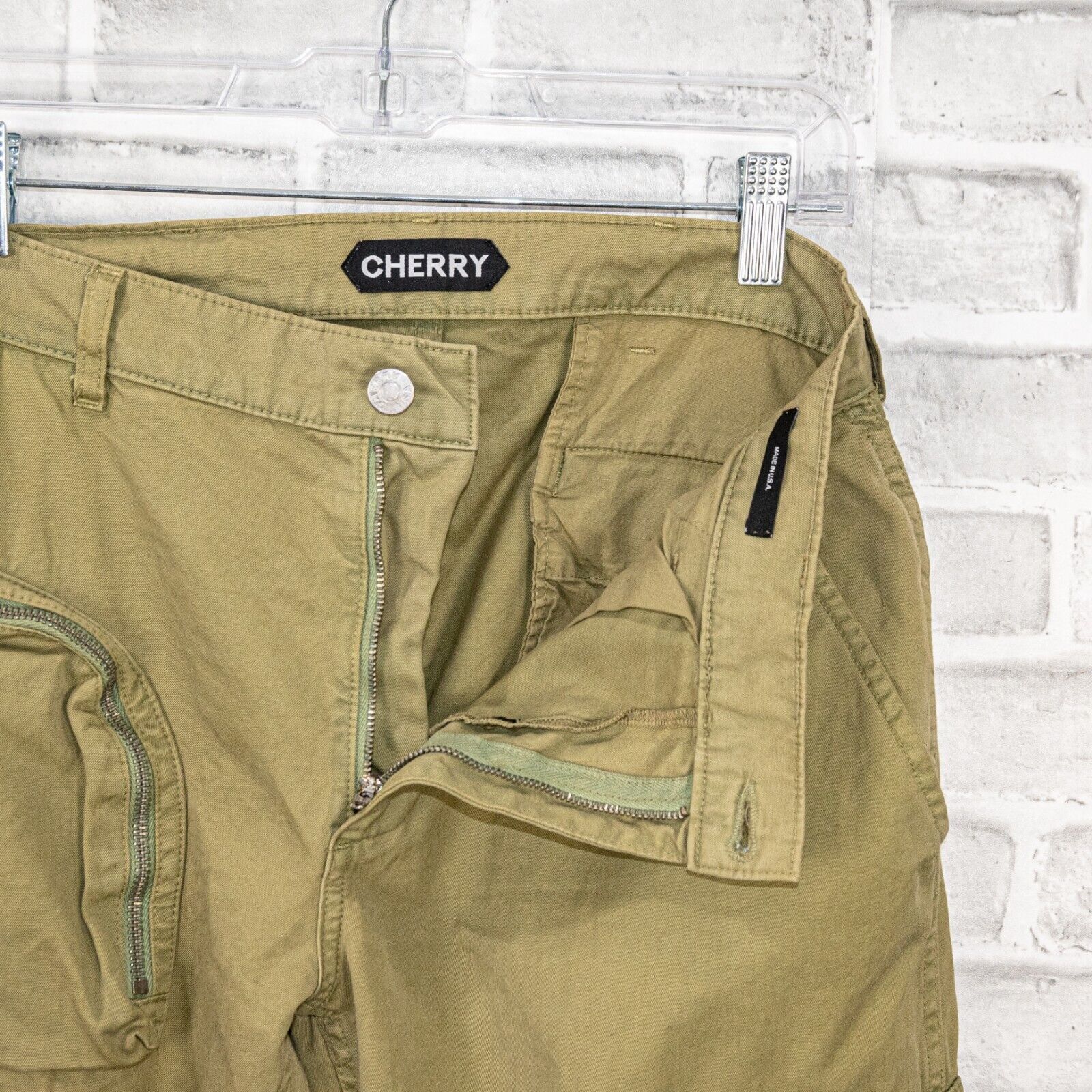 Cherry LA CHERRY LA Men's Utility Cargo Pants in Thyme Khaki beige Size US 28 / EU 44 - 7 Thumbnail