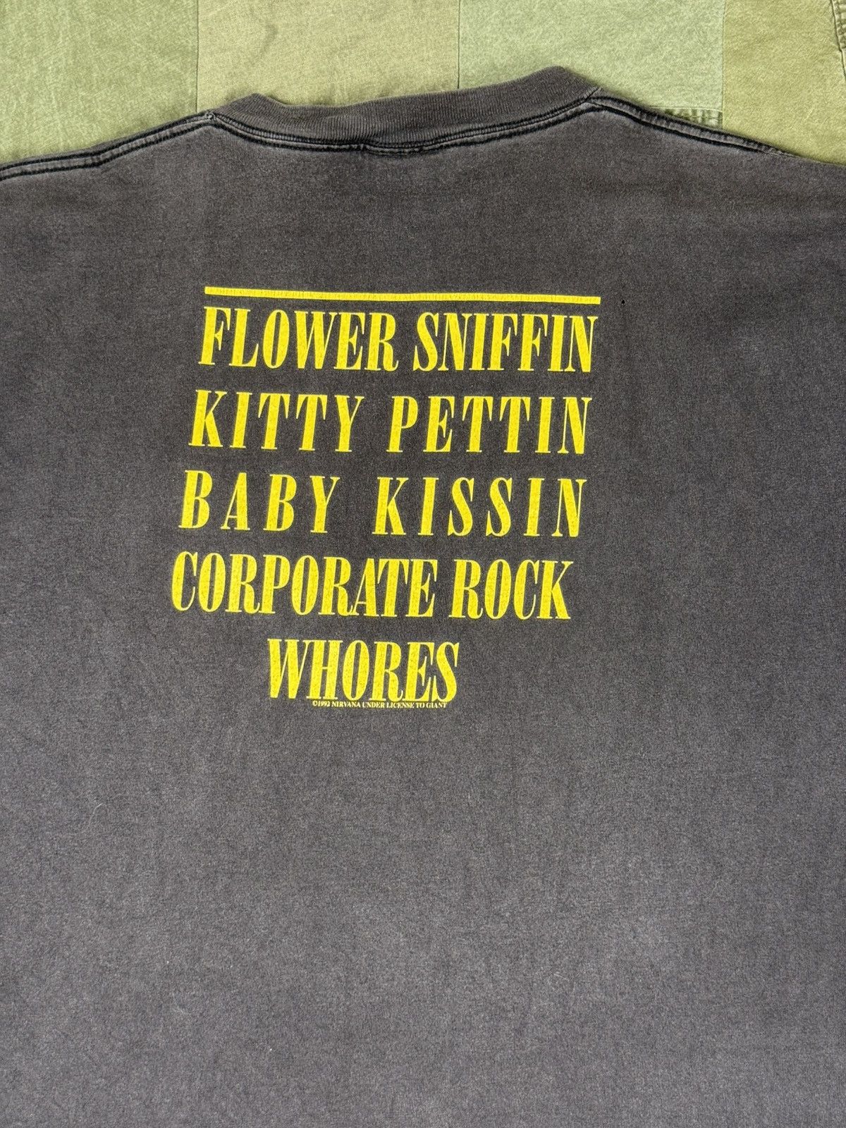 Band Tees Nirvana Smiley Vintage Tee Size US XL / EU 56 / 4 - 4 Thumbnail