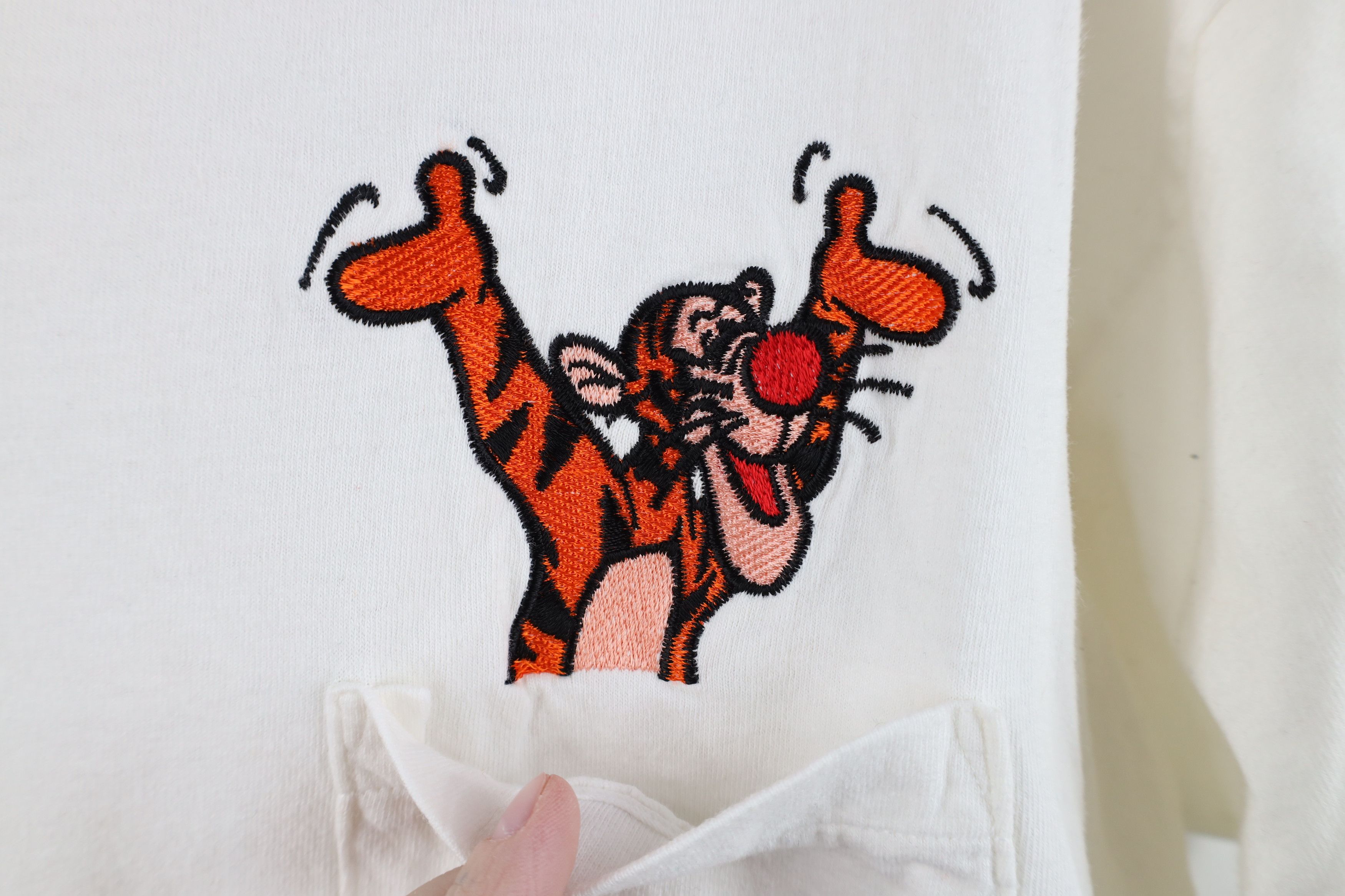 Disney Vintage 90s Disney Winnie the Pooh Tigger Pocket T-Shirt Size US L / EU 52-54 / 3 - 4 Thumbnail