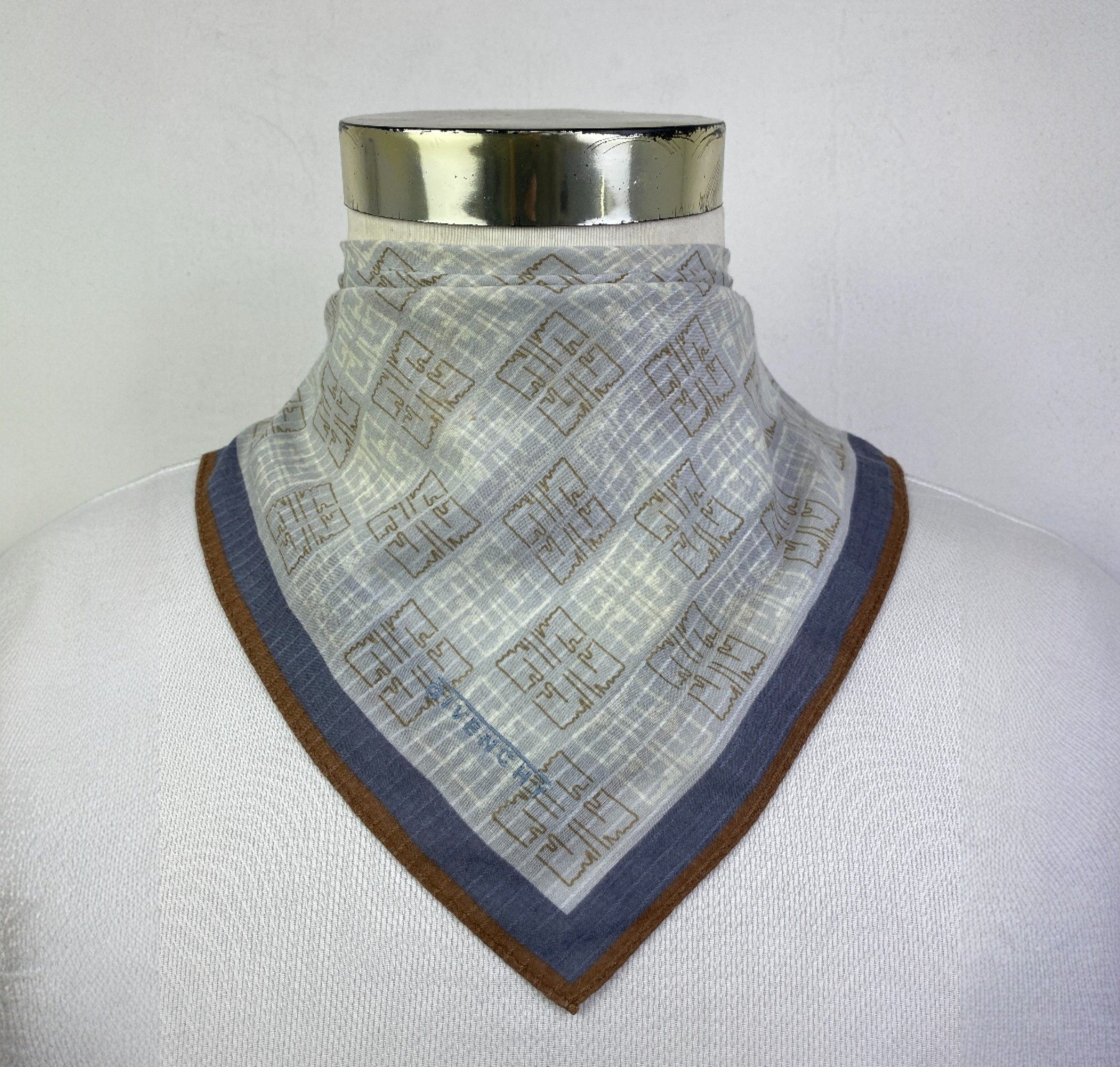 Givenchy Givenchy Handkerchief / Neckerchief / Bandana HKC1009 Size ONE SIZE - 1 Thumbnail