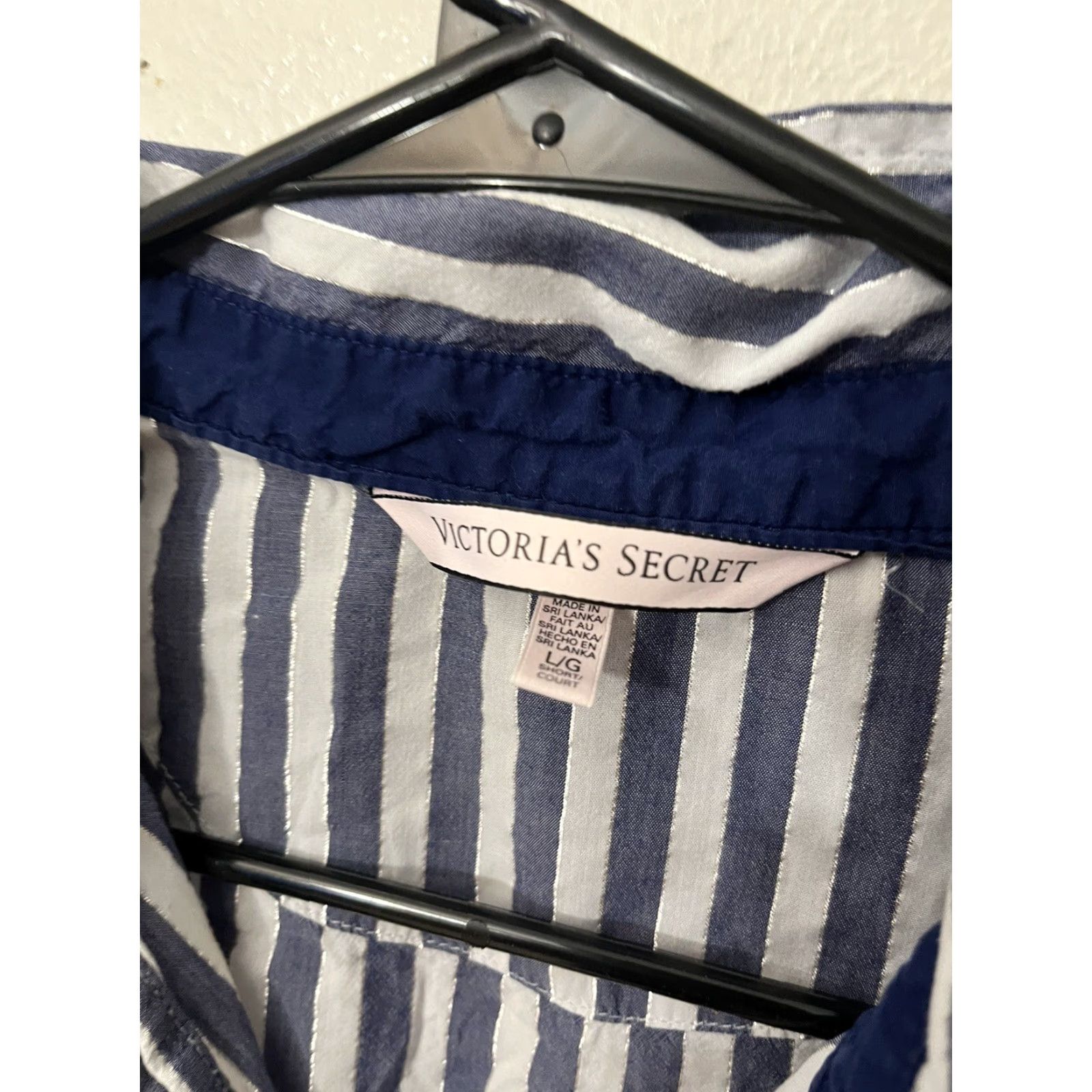 Victoria's Secret VINTAGE Victoria's Secret Pajama Top Womens L Blue Metallic Striped Button Up Long Sleeve V-Neck Size L / US 10 / IT 46 - 2 Thumbnail