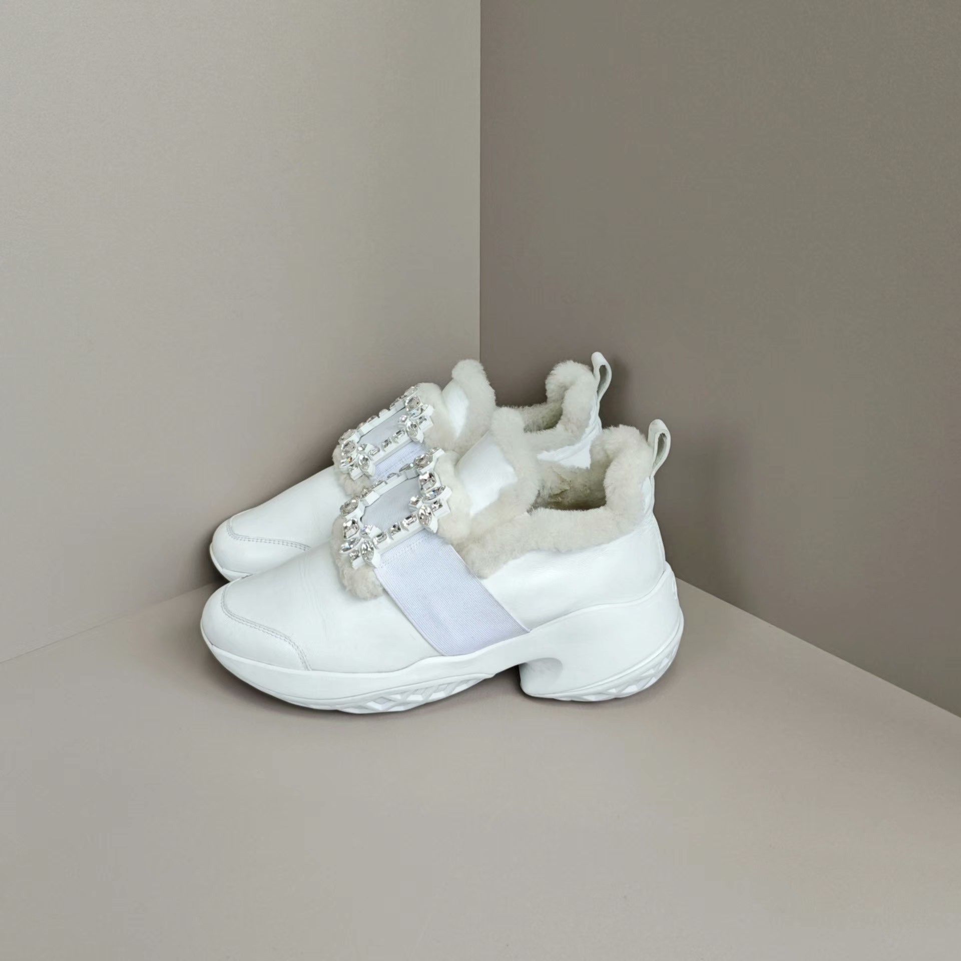 Roger Vivier Roger Vivier Casual Lowtop Sneakers us_9 Women Size US 9 / IT 39 - 1 Thumbnail