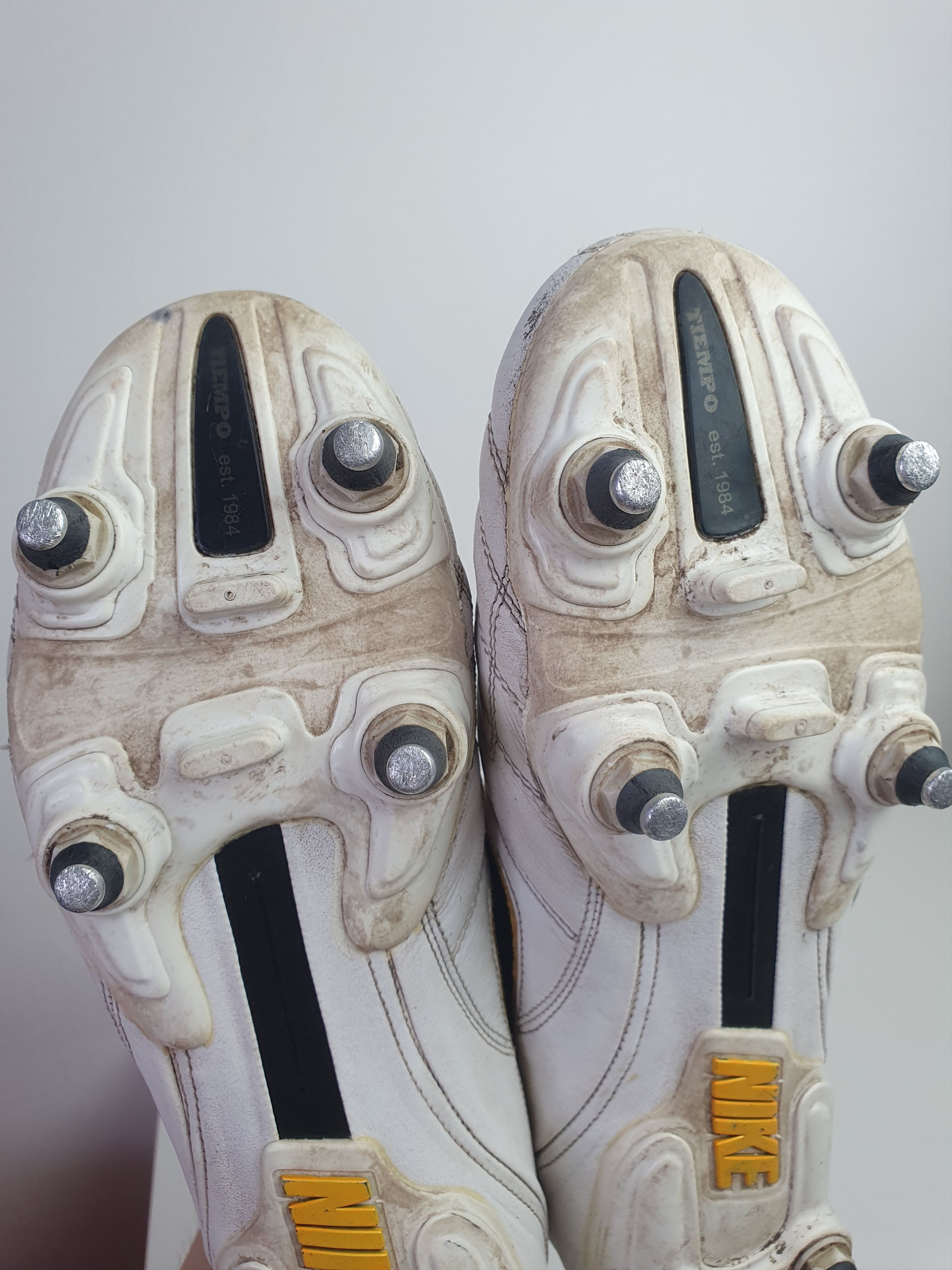 Nike Football Boots Rare Nike Tiempo Legend Size UK8 White Size US 9 / EU 42 - 15 Thumbnail
