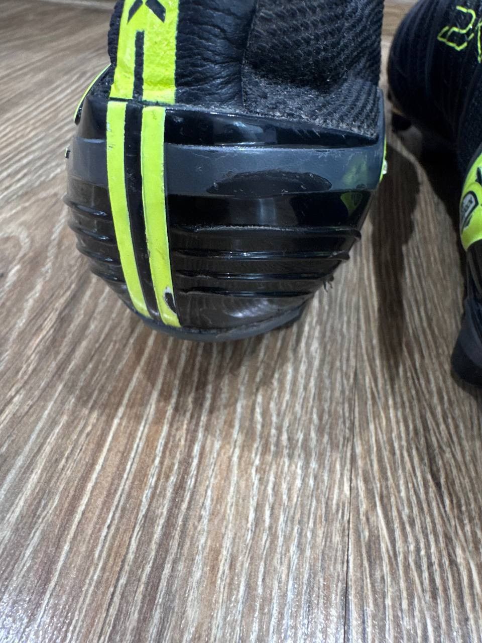 Umbro UMBRO SX VALOR II ULTRA SG ELITE SOCCER FOOTBALL BOOTS Size US 11.5 / EU 44-45 - 12 Thumbnail