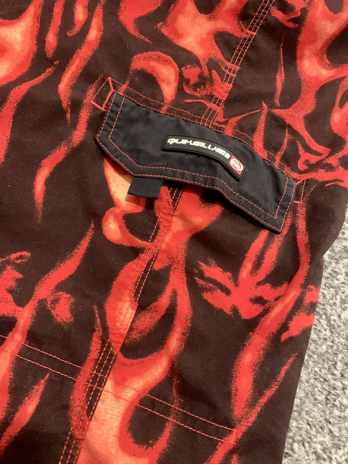 Quiksilver Vintage Flame Quiksilver Surf Shorts Size US 36 / EU 52 - 2 Thumbnail