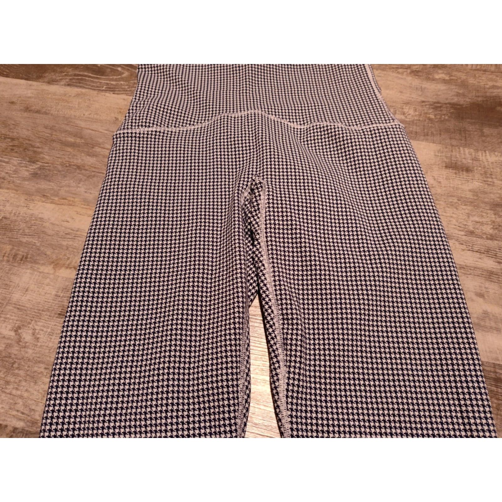 Spanx Spanx Booty Boost Houndstooth Leggings Size Large Women Activewear Slim Fit Ankle Blue Size 36" / US 14 / IT 50 - 5 Thumbnail